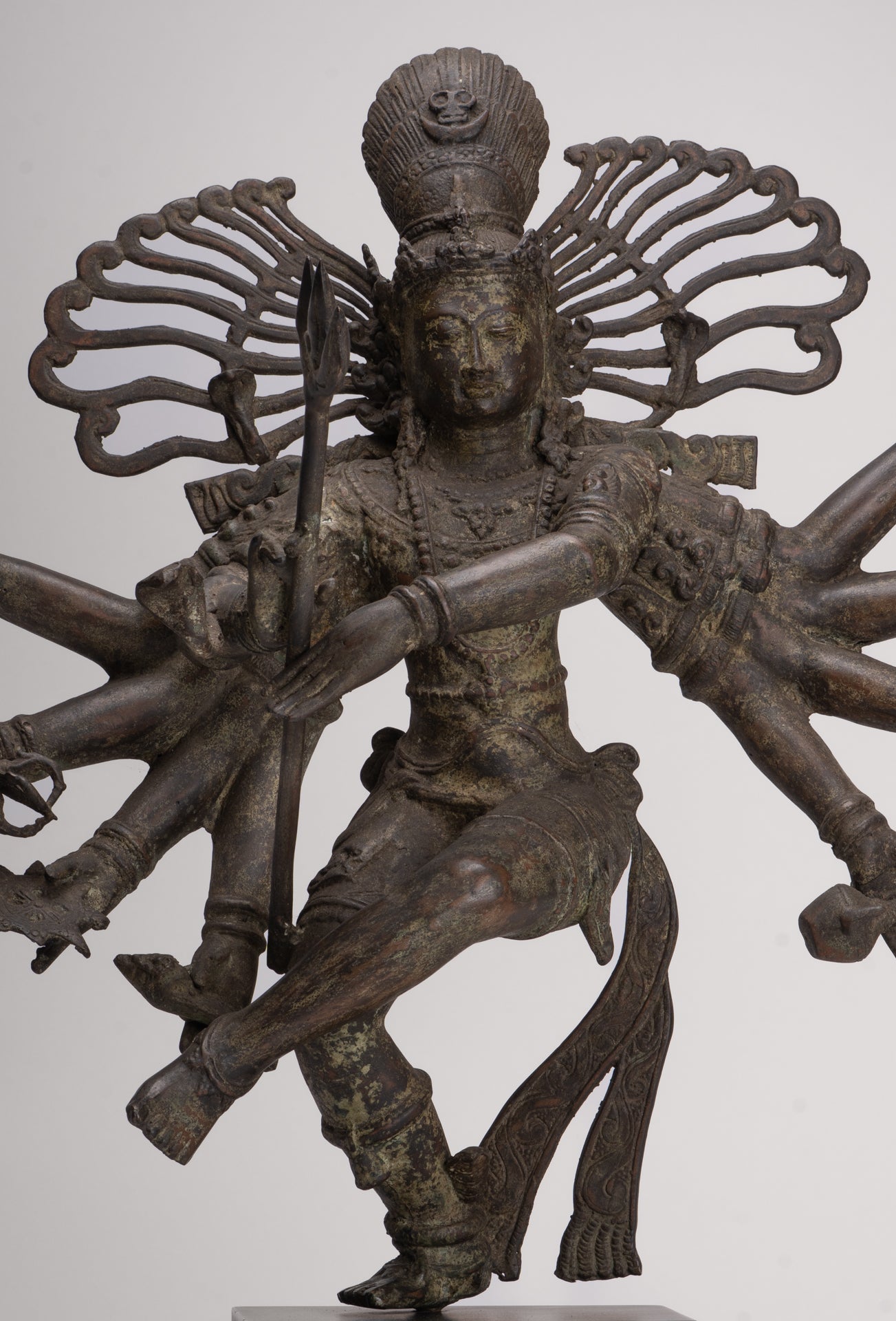 Estatua antigua de Shiva danzante de bronce de estilo javanés como Lord Nataraja - 34,5 cm (14 ") de alto
