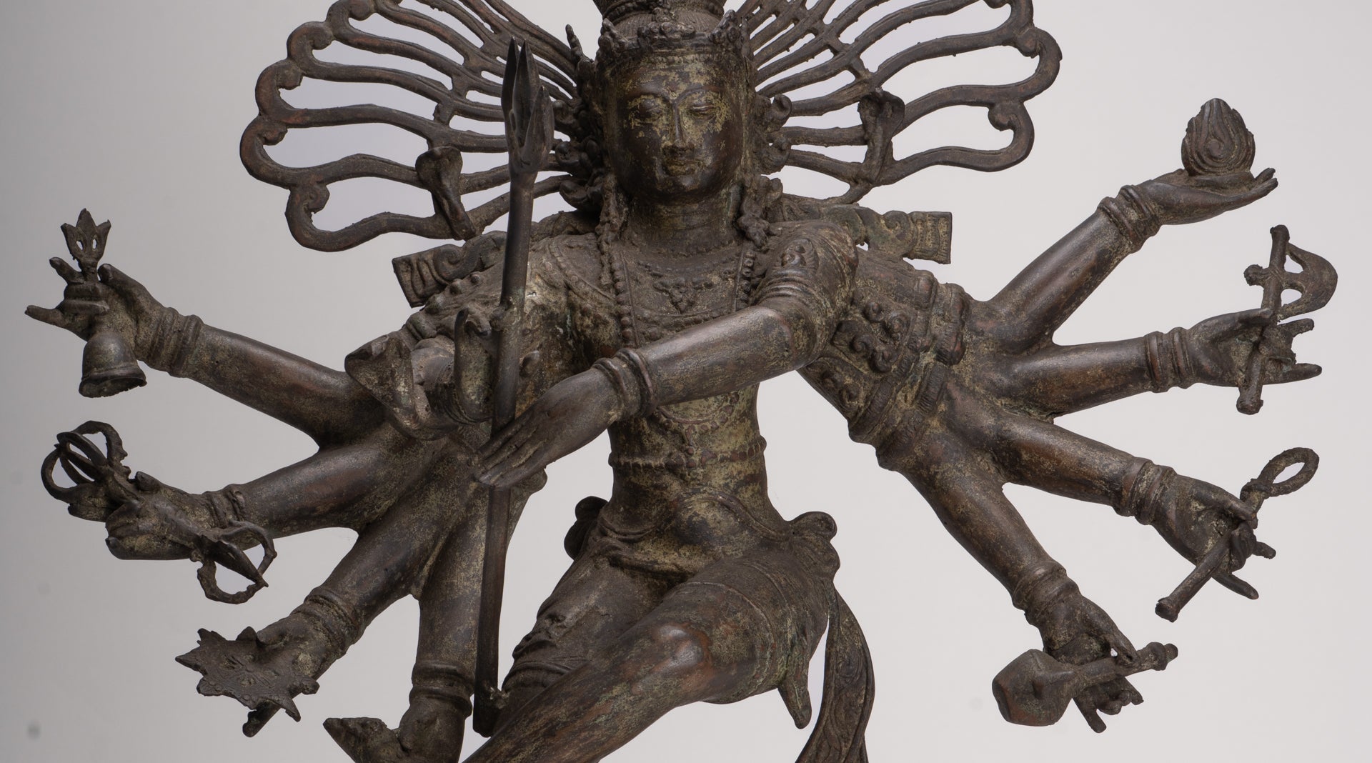 Estatua antigua de Shiva danzante de bronce de estilo javanés como Lord Nataraja - 34,5 cm (14 ") de alto