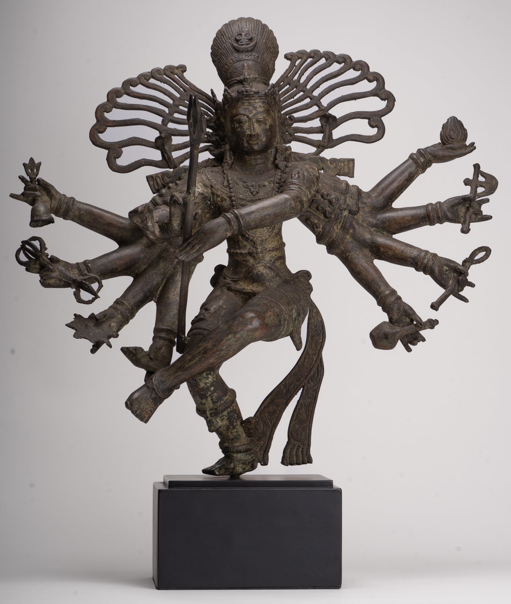 Estatua antigua de Shiva danzante de bronce de estilo javanés como Lord Nataraja - 34,5 cm (14 ") de alto