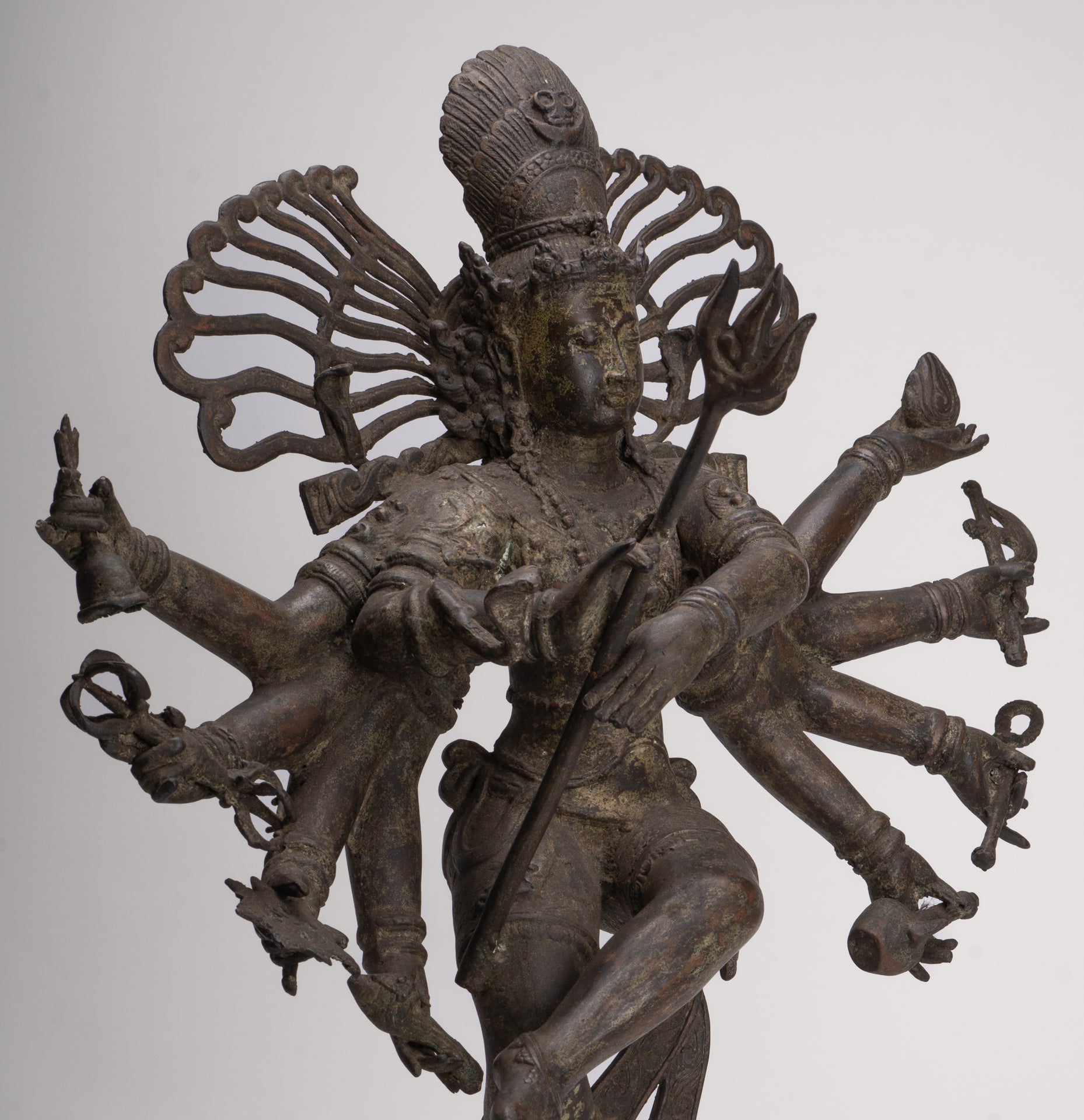 Estatua antigua de Shiva danzante de bronce de estilo javanés como Lord Nataraja - 34,5 cm (14 ") de alto