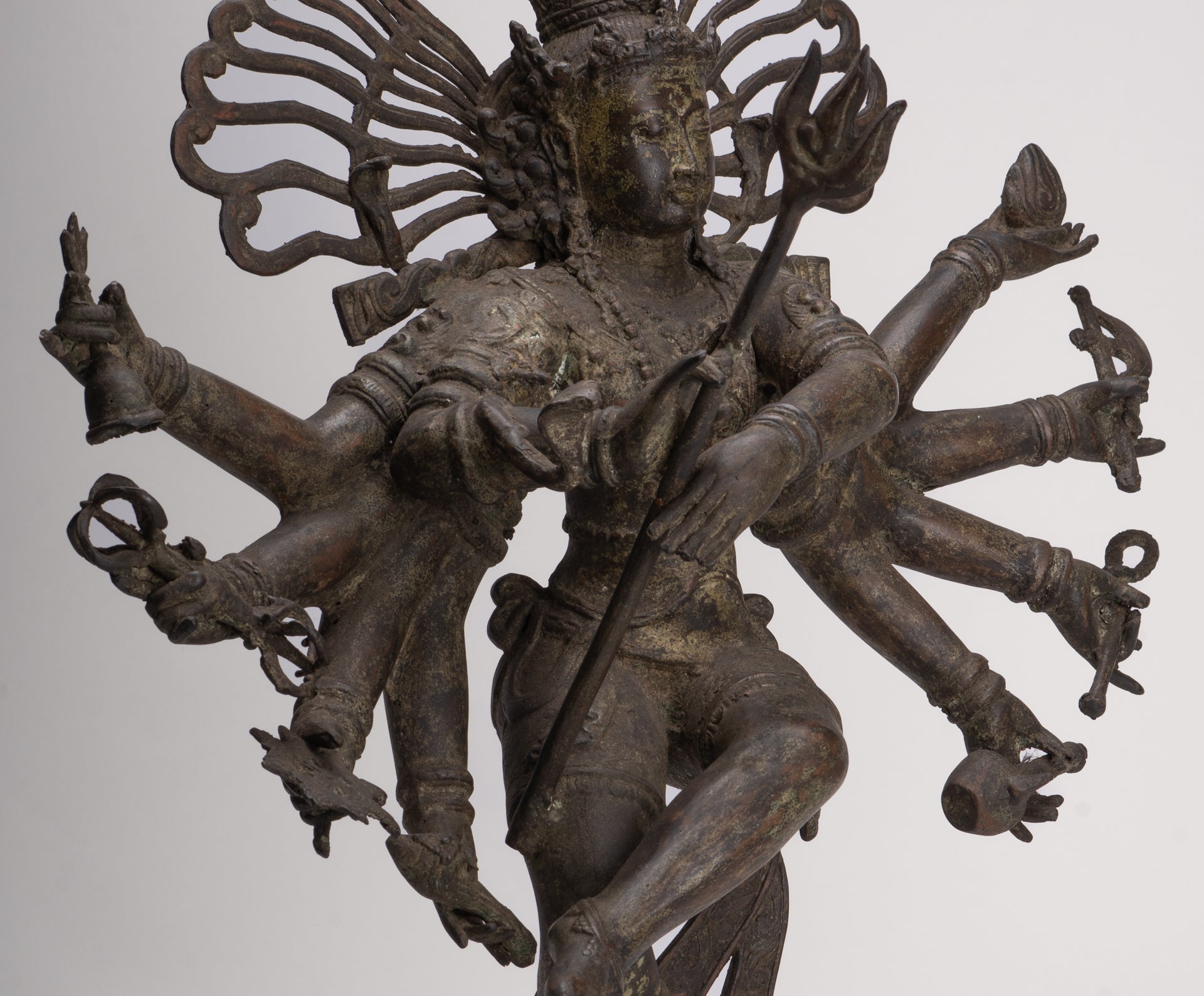 Estatua antigua de Shiva danzante de bronce de estilo javanés como Lord Nataraja - 34,5 cm (14 ") de alto