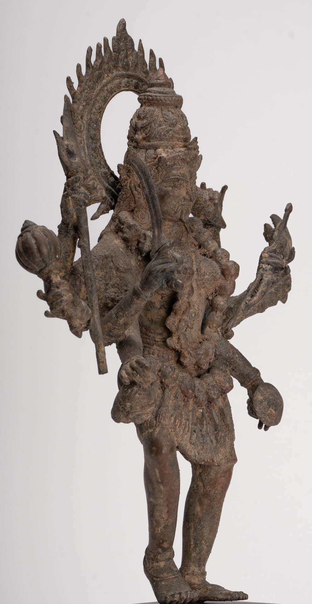 Statua di Kali - Statua di Kali o Mahakali in bronzo antico Majapahit in stile Java - 43 cm/17"