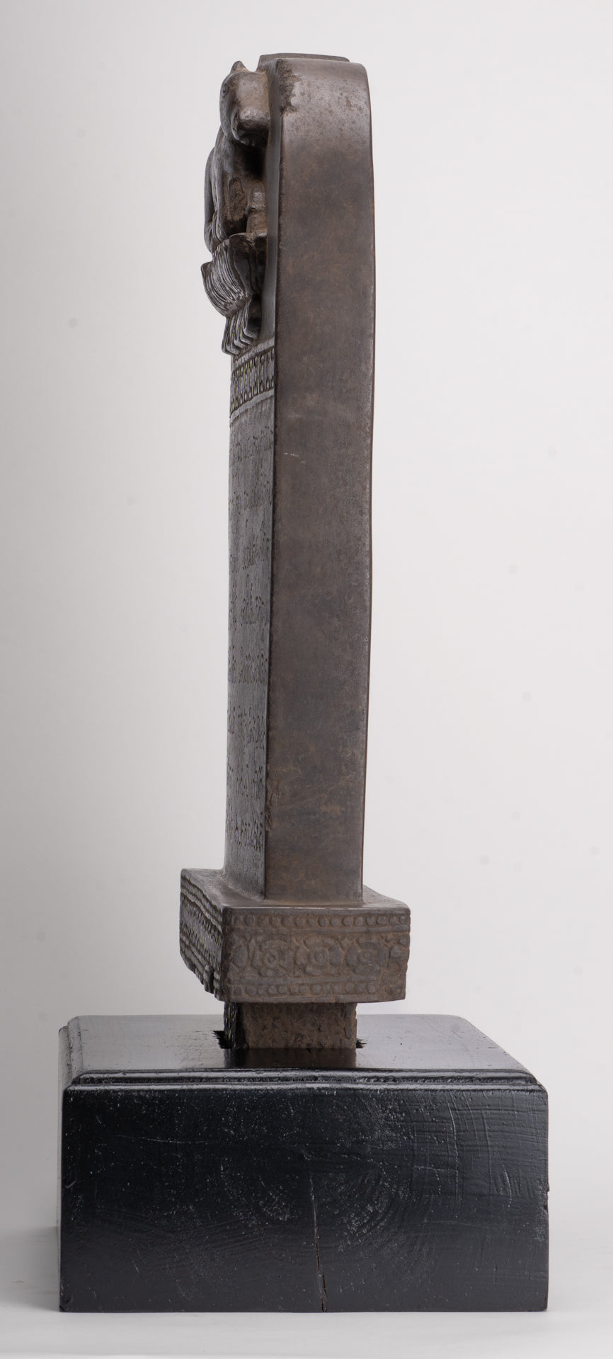 Antique khmer style sanskrit stèle, Nandi - 65cm / 26 "
