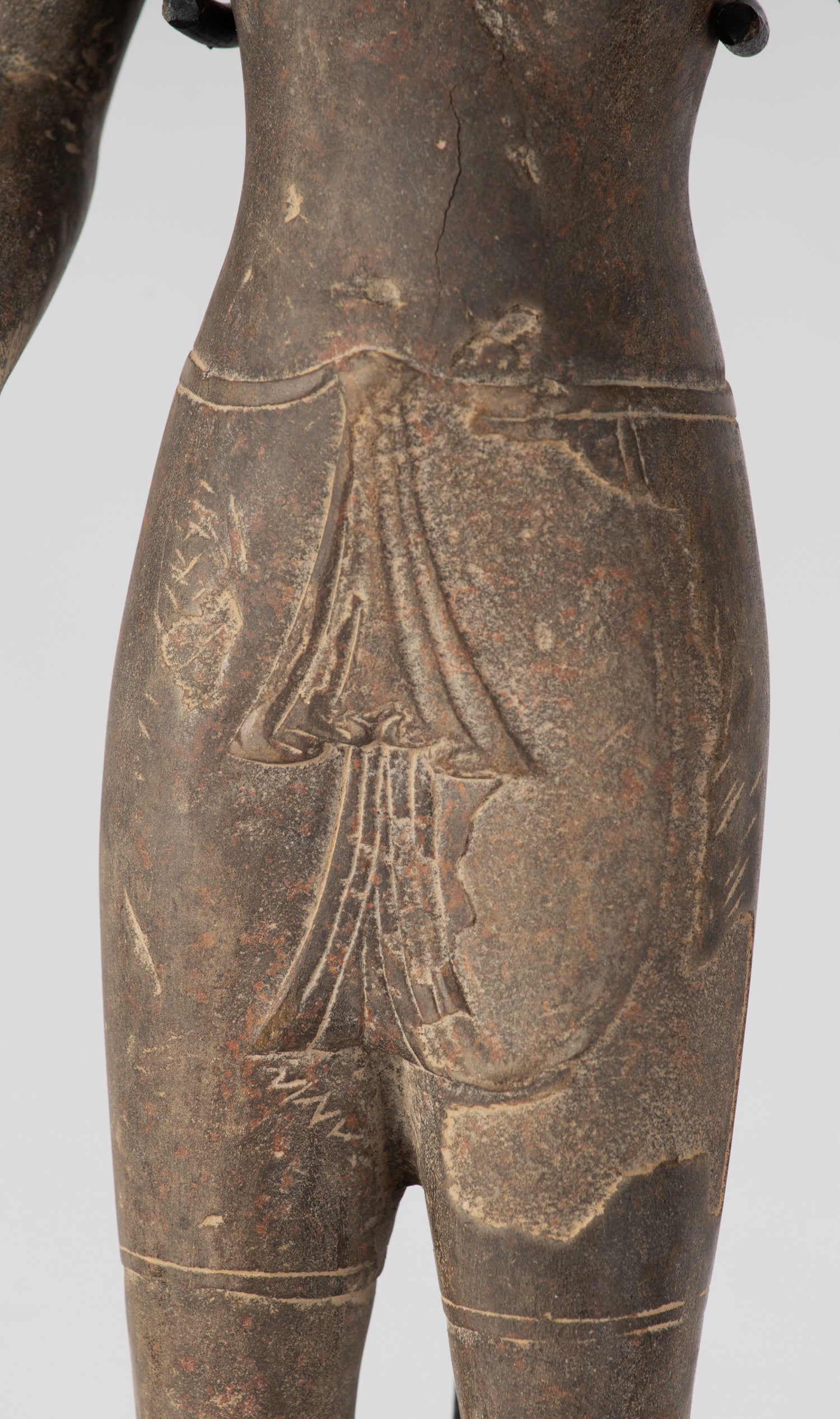 Estatua de Vishnu - Antiguo Phnom da Style Khmer Standing Sandstone Vishnu Torso - 43cm/17 "