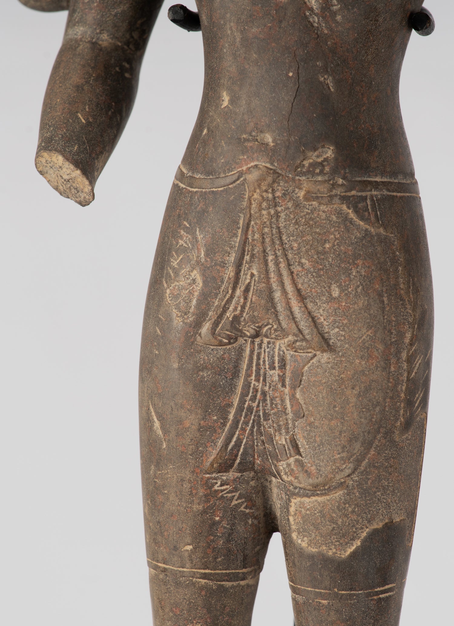 Estatua de Vishnu - Antiguo Phnom da Style Khmer Standing Sandstone Vishnu Torso - 43cm/17 "