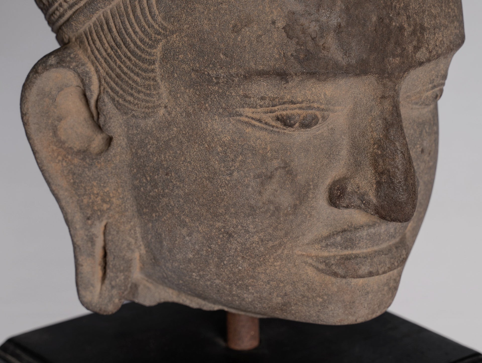 Vishnu Statue - Antique Koh Ker Style Stone Mounted Khmer Vishnu Head - 47cm / 19"