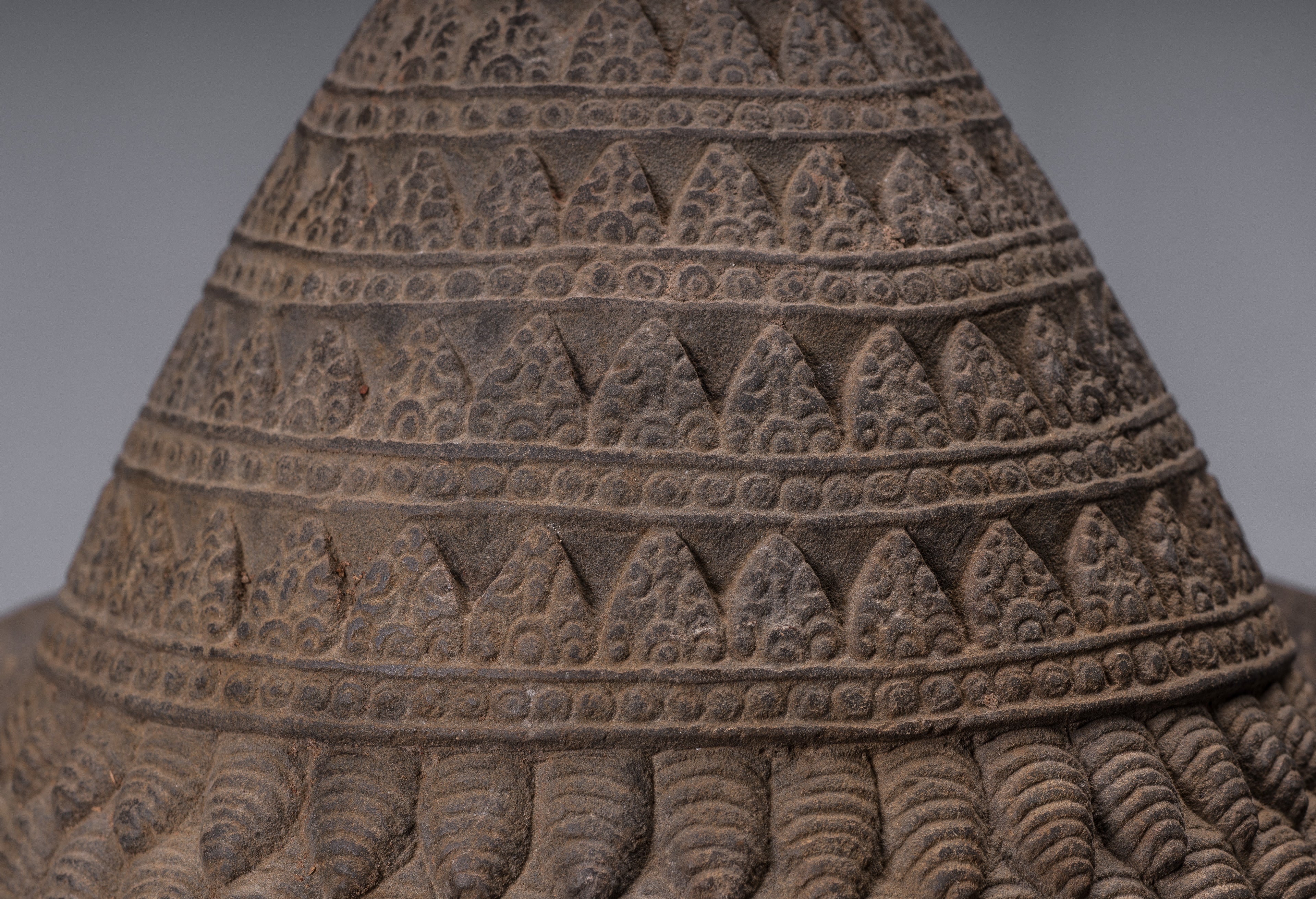 Estatua de Guardian - Antigua Khmer Stone Banteay srei Style Yaksha Temple Guardian - 58 cm / 23 "