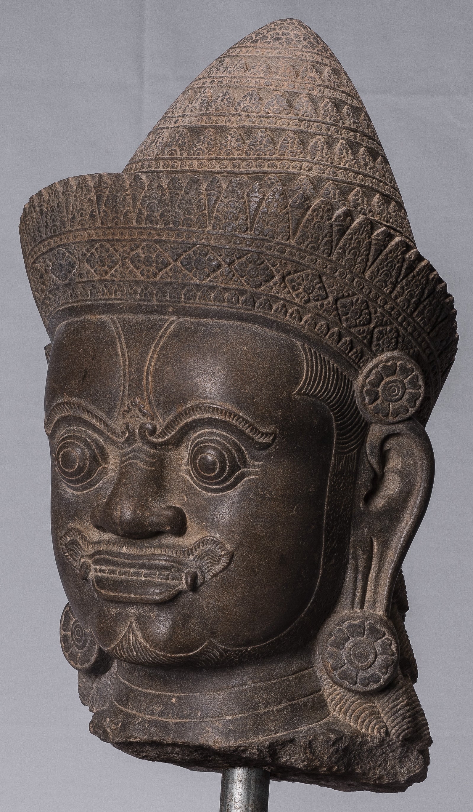 Estatua de Guardian - Antigua Khmer Stone Banteay srei Style Yaksha Temple Guardian - 58 cm / 23 "
