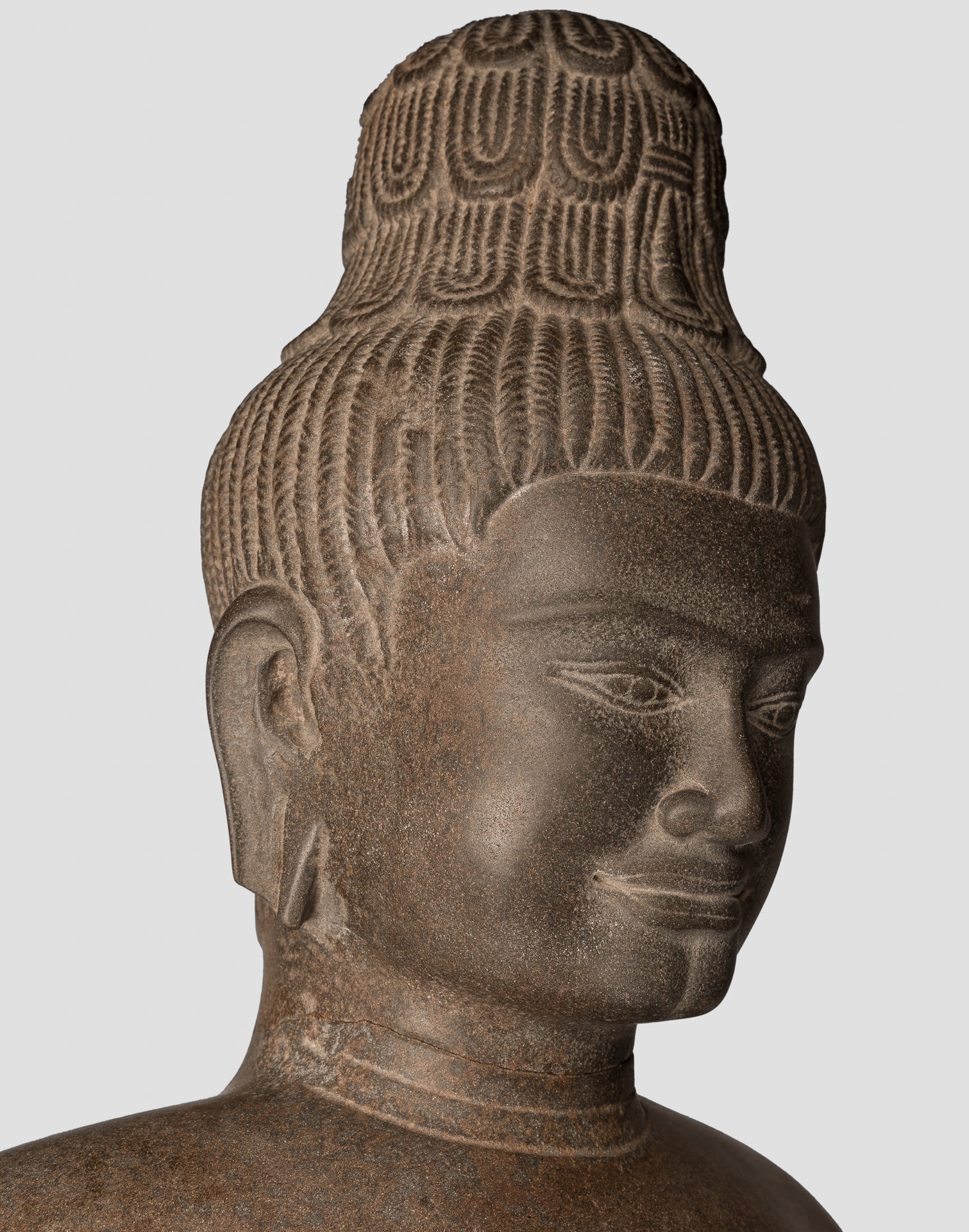 Statua della divinità - Antique Khmer Style Bantey Srei Stone Prajnaparamita Statua / Dea - 107cm / 43 "