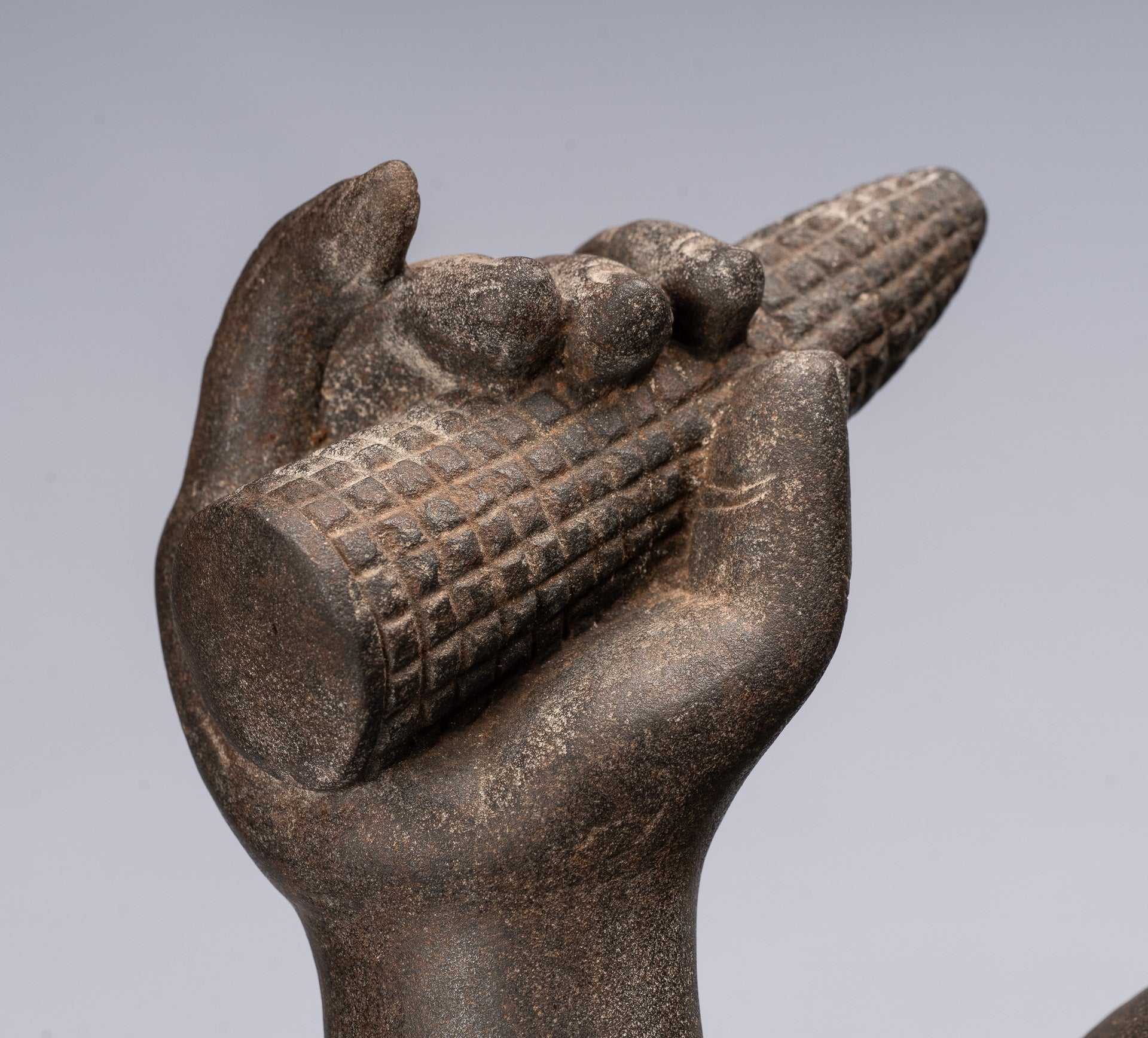 Antique Khmer Style Stone Koh Ker seduto Bodhisattva Avalokitesvara Statua - 62 cm/25 "