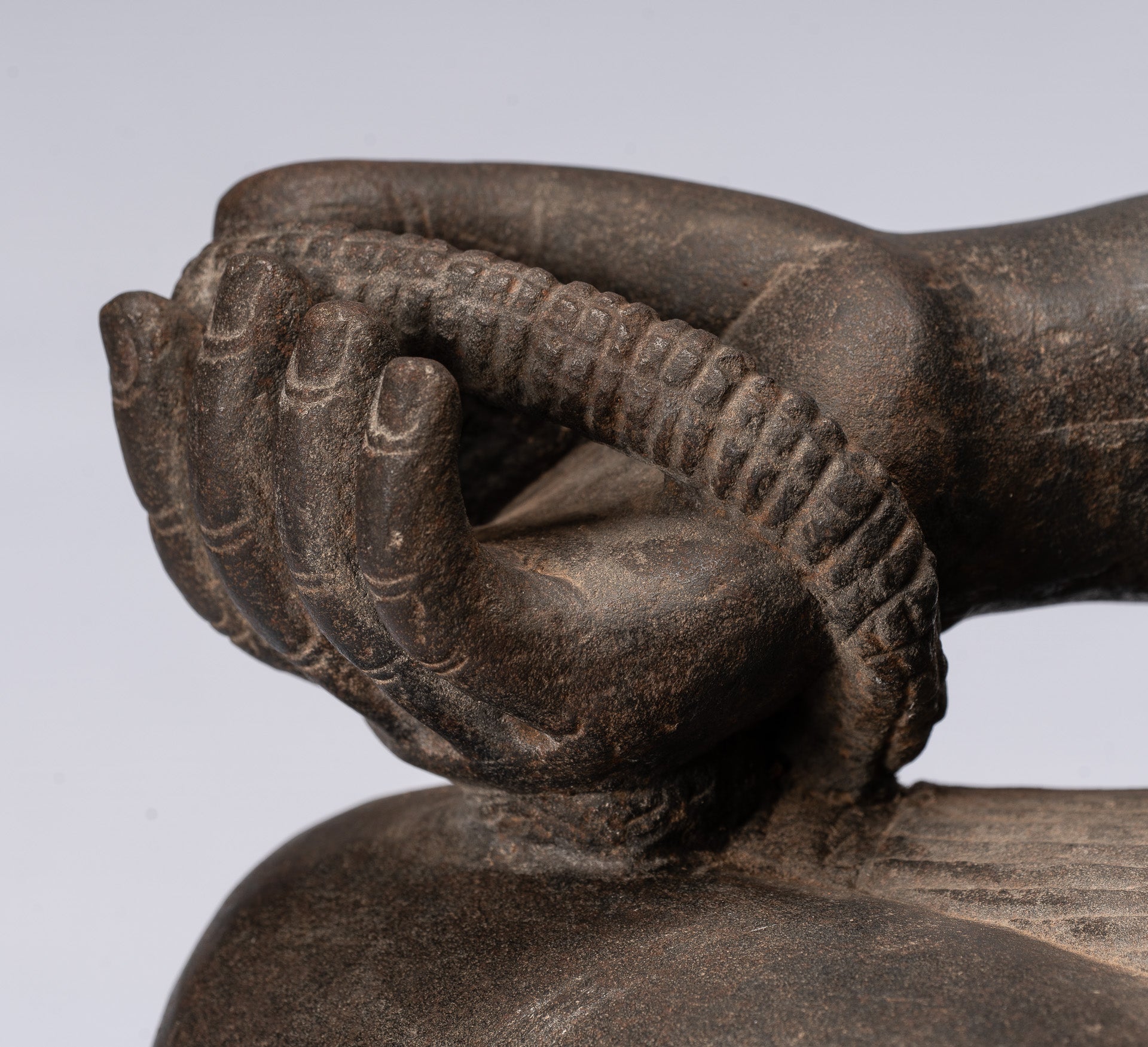 Antique Khmer Style Stone Koh Ker seduto Bodhisattva Avalokitesvara Statua - 62 cm/25 "