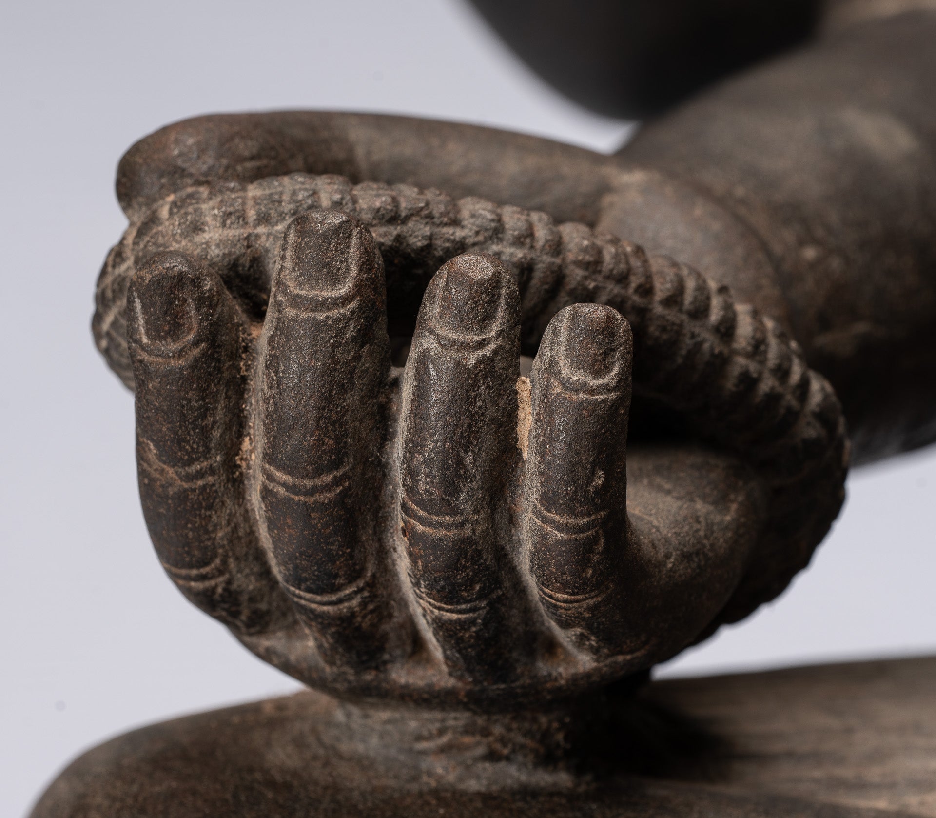 Antique Khmer Style Stone Koh Ker seduto Bodhisattva Avalokitesvara Statua - 62 cm/25 "