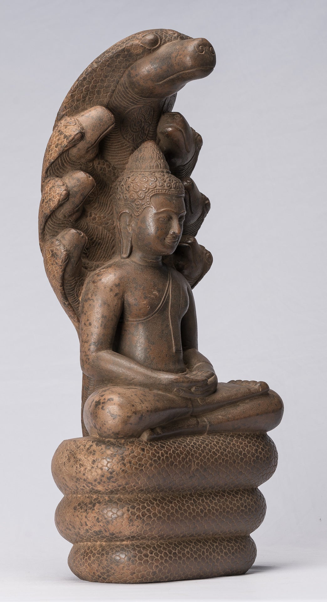 Statue de Bouddha – Bouddha de méditation Naga assis en pierre khmère antique de style Angkor Wat – 56 cm
