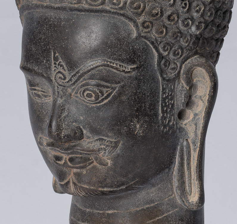 Statue de Shiva - Tête de Shiva en pierre noire de style khmer antique Yaksha et Yakshaswaroop - 31 cm/12"