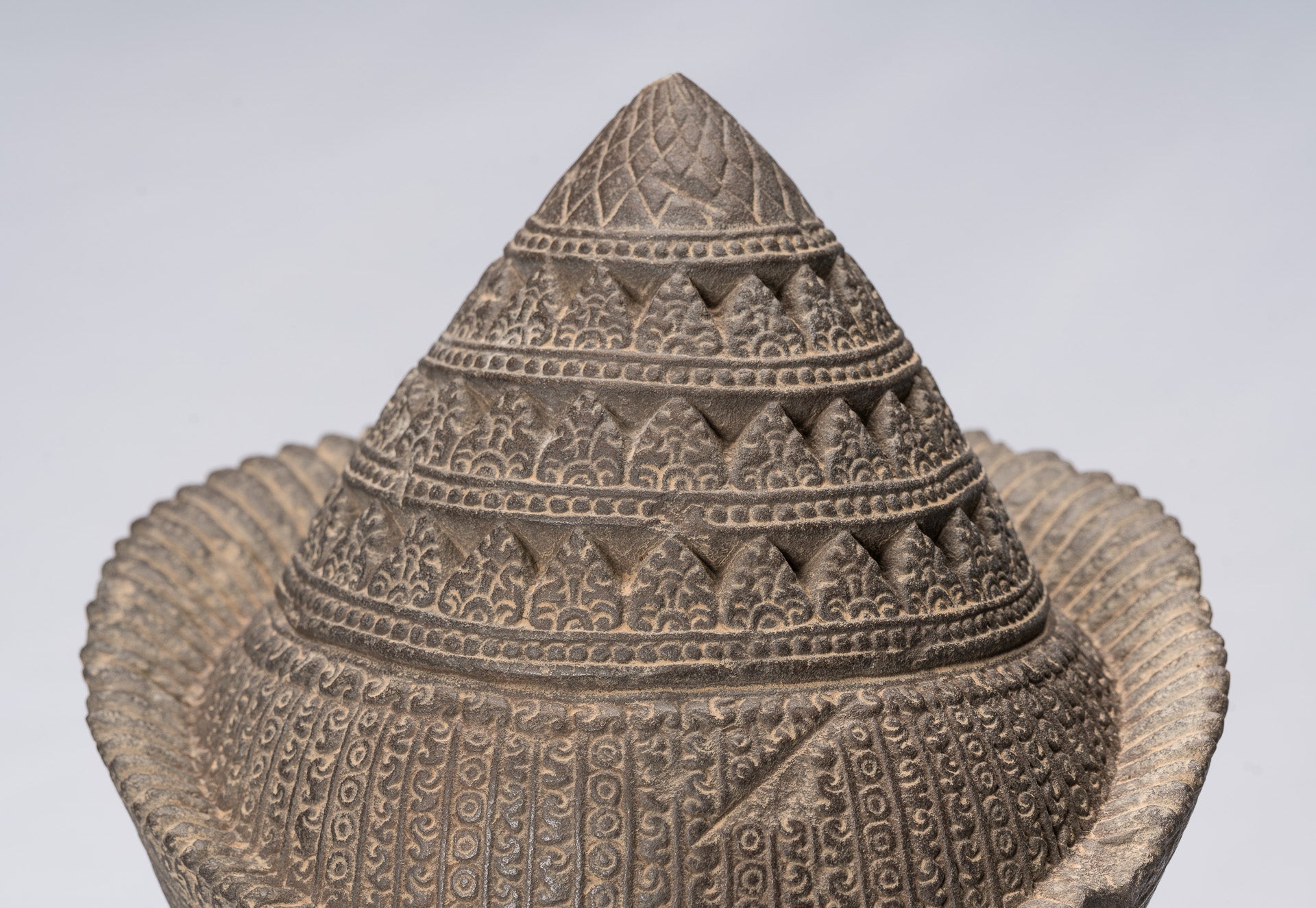 Garuda Statue-Antique Banteay Srei Style Stone Khmer Garuda Vishnu Statue-56cm/22 "