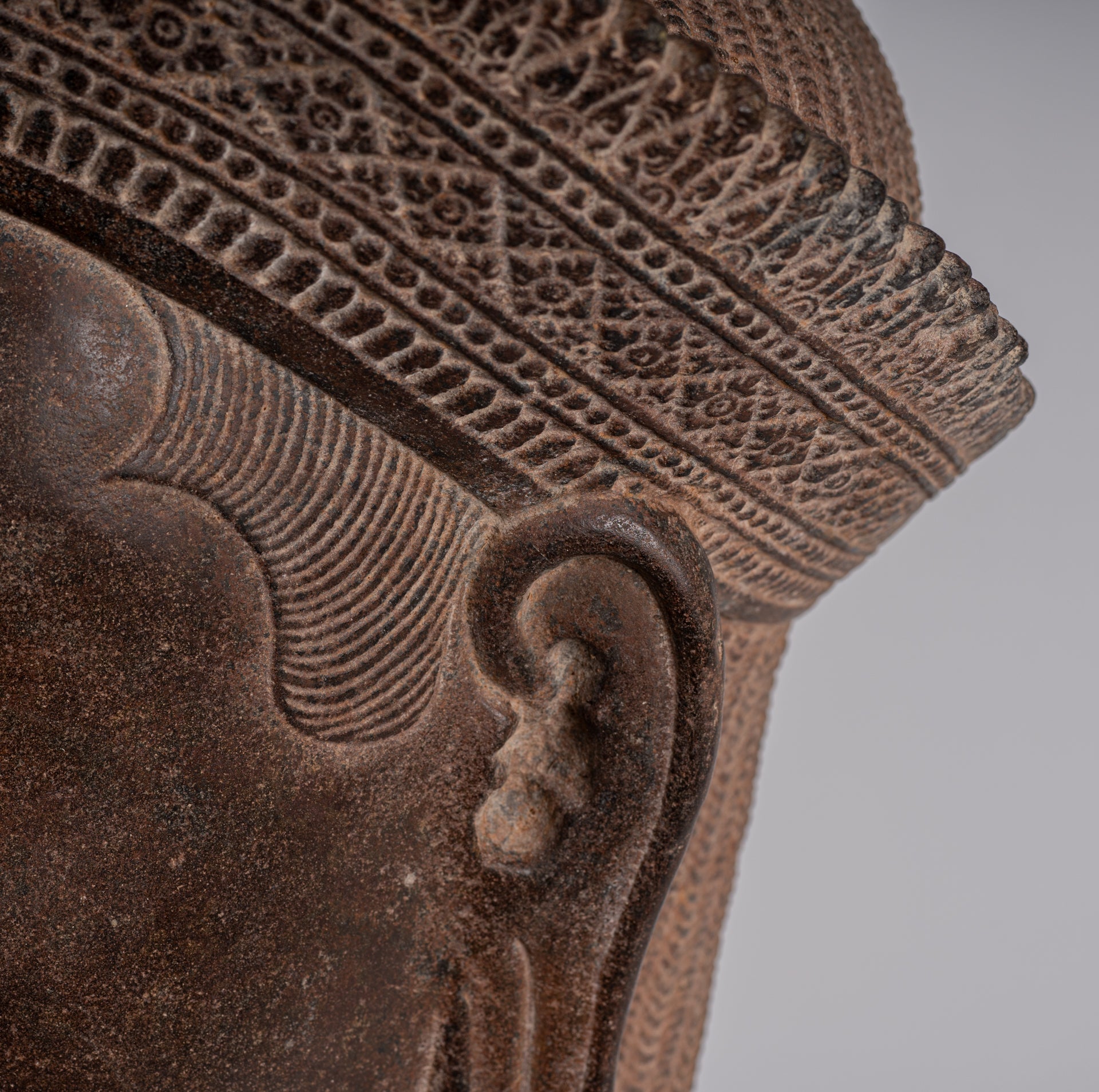 Statua Shiva - Antique Koh Ker Style Khmer Stone Shiva Head Statue - The Destroyer - 54cm/22 "