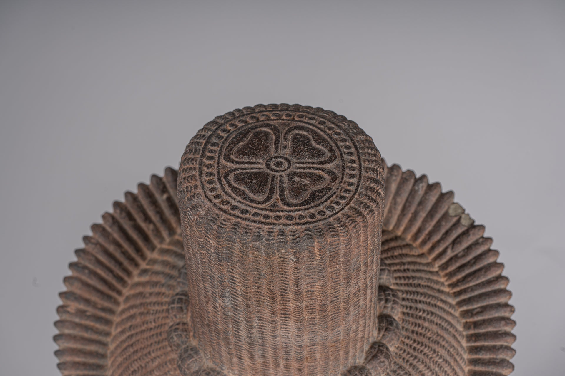 Statua Shiva - Antique Koh Ker Style Khmer Stone Shiva Head Statue - The Destroyer - 54cm/22 "