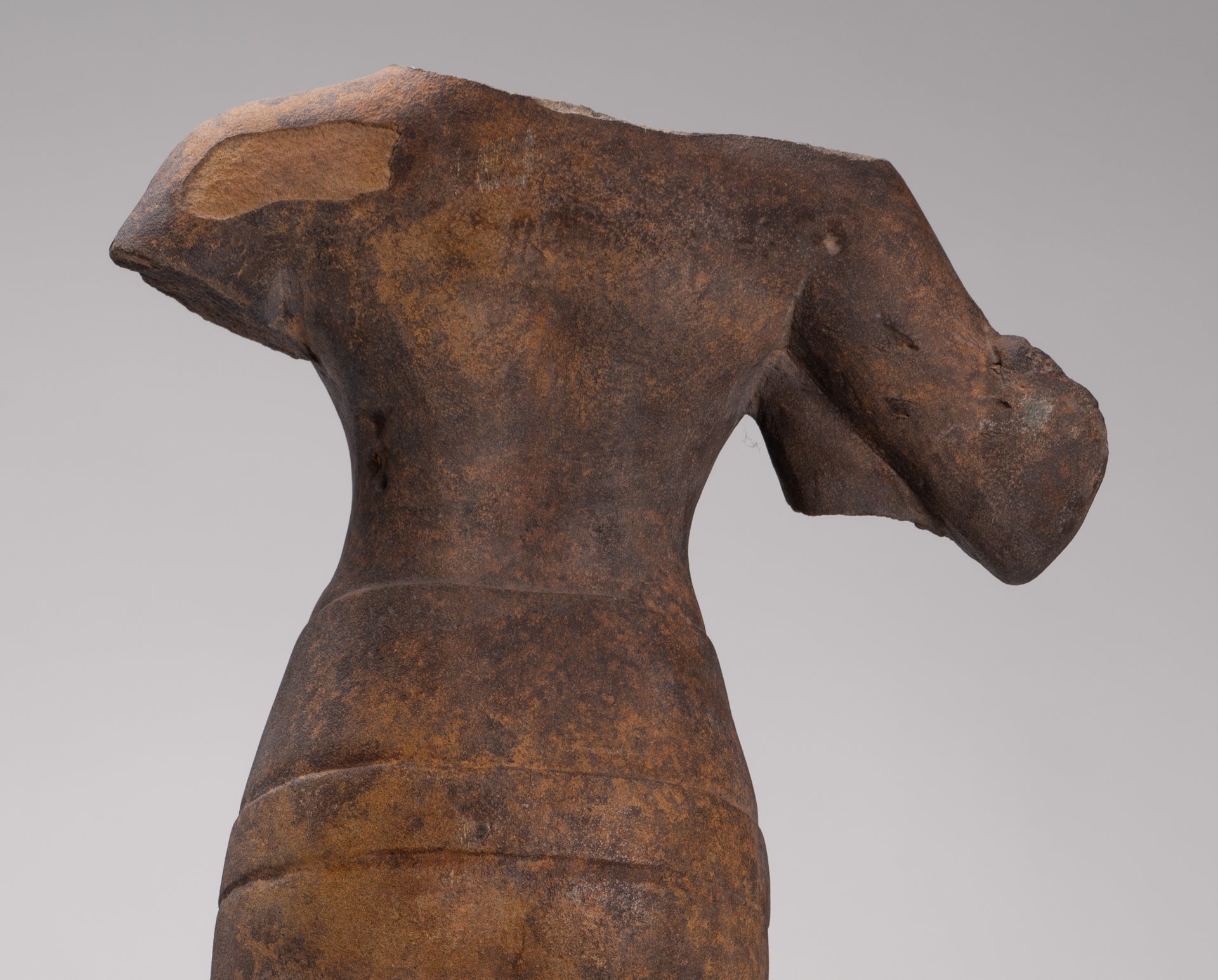 Vishnu Sculpture - Antique Phnom Da Style Mounted Sandstone Vishnu Statue - 60cm/24"