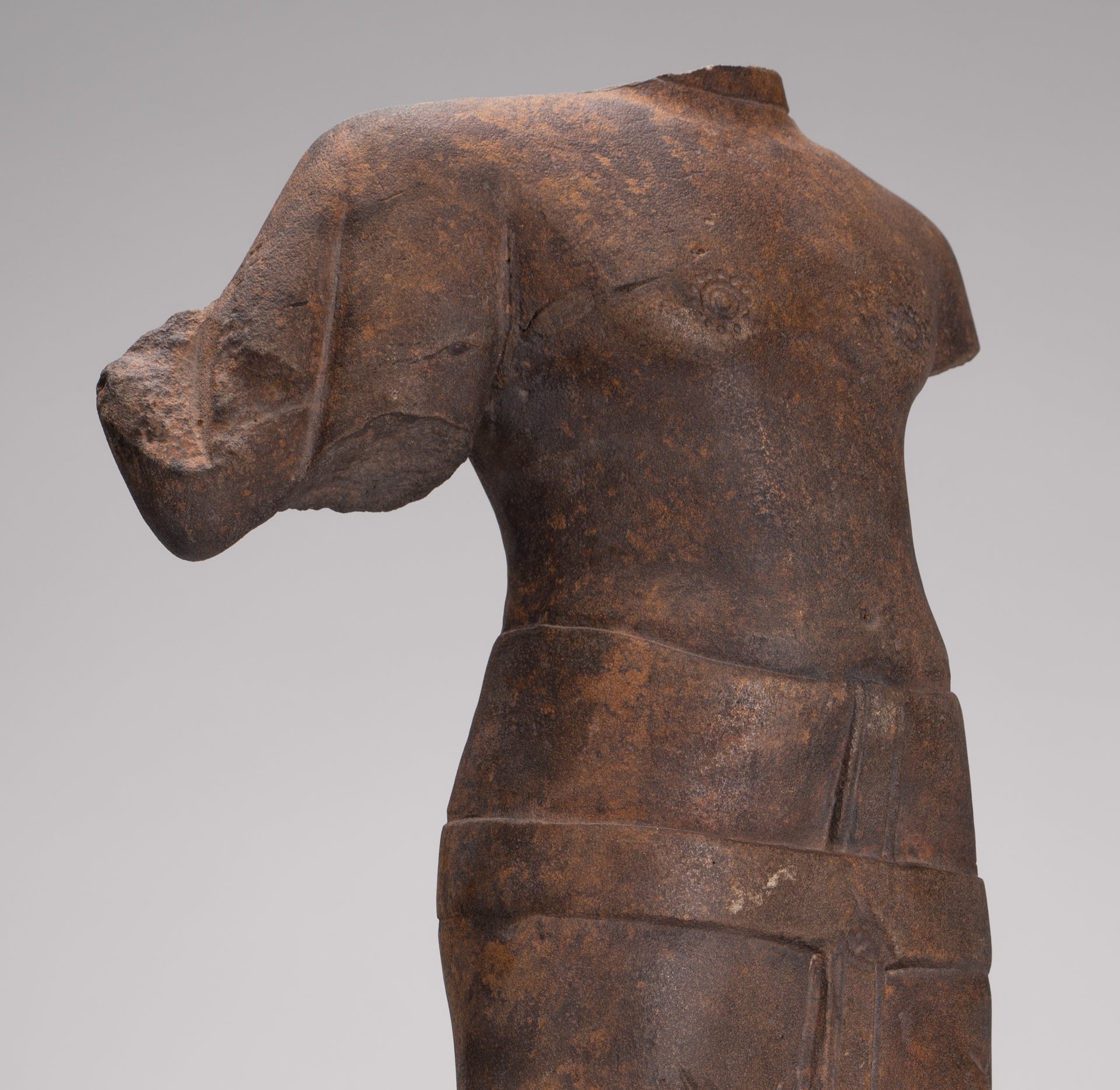 Vishnu Sculpture - Antique Phnom Da Style Mounted Sandstone Vishnu Statue - 60cm/24"