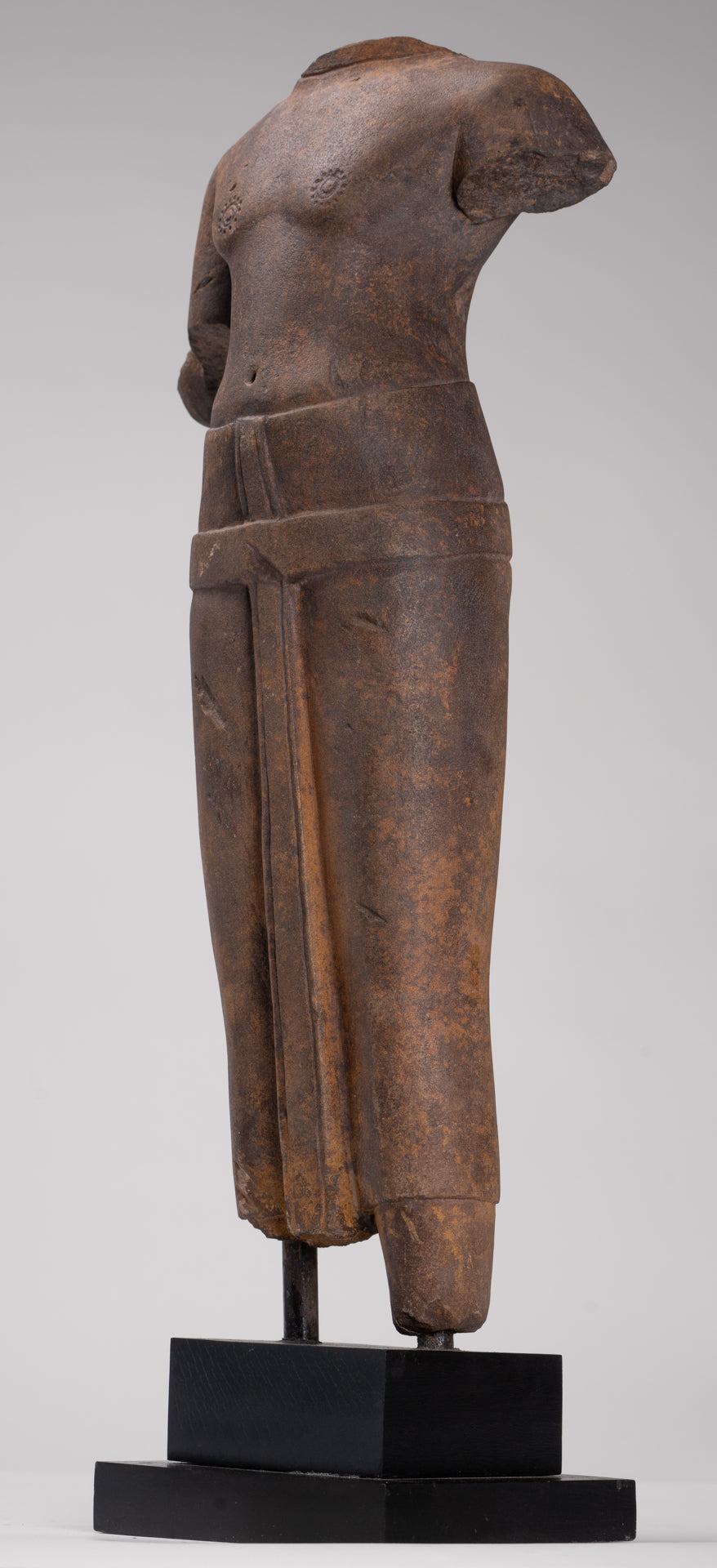 Vishnu Sculpture - Antique Phnom Da Style Mounted Sandstone Vishnu Statue - 60cm/24"