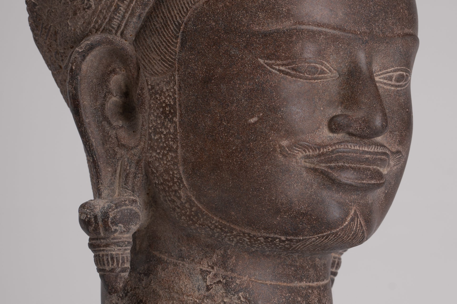 Vishnu Statue - Antique Banteay Srei Style Stone Mounted Khmer Vishnu Head - 51cm / 20"