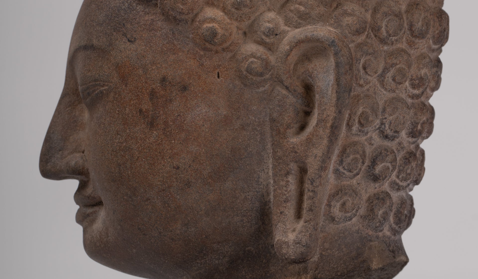 Buddha Statue - Antique Phnom Da Style Mounted Stone Khmer Buddha Head - 26cm/10" Tall