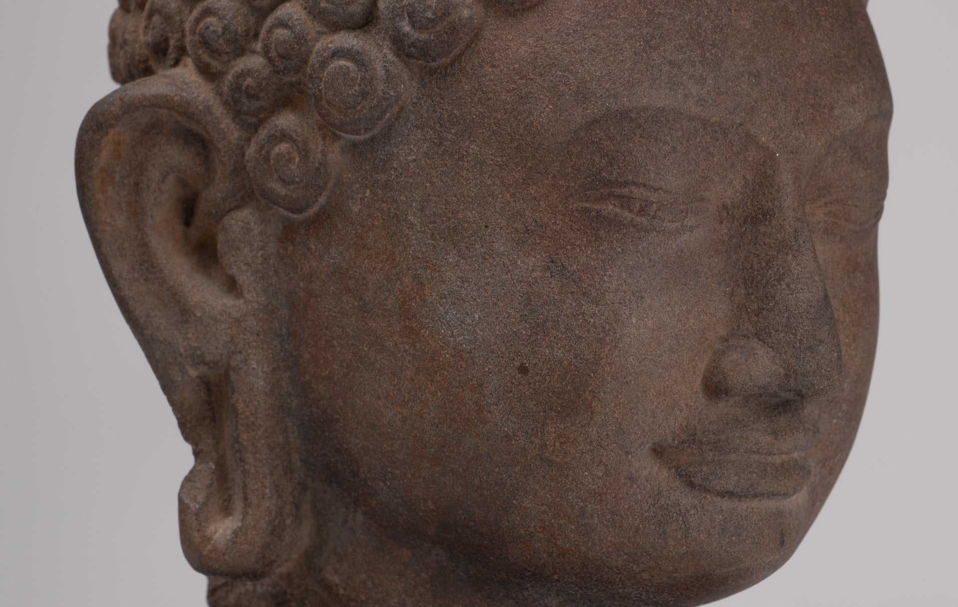 Buddha Statue - Antique Phnom Da Style Mounted Stone Khmer Buddha Head - 26cm/10" Tall