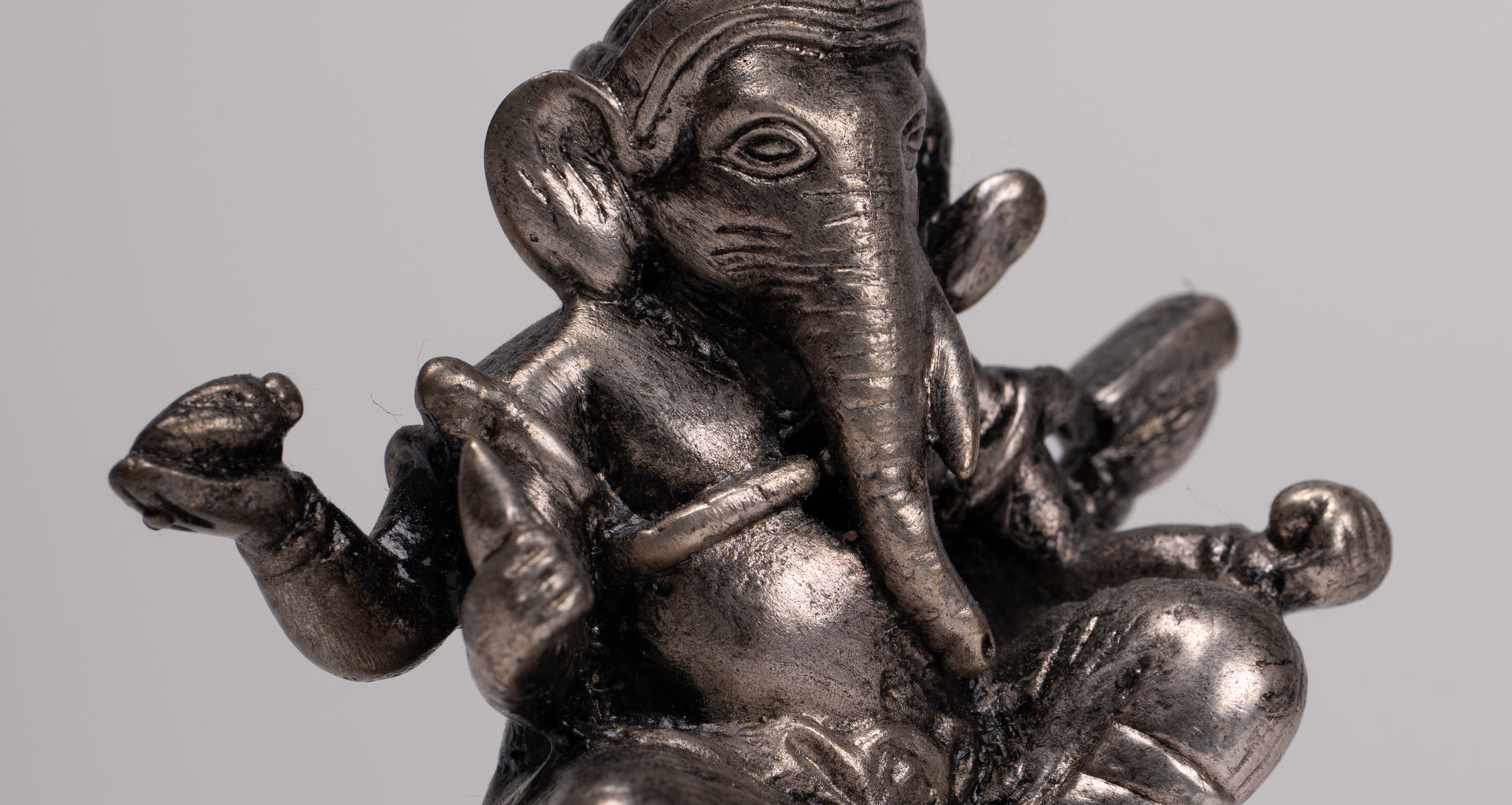 Ganesha Statue - Antique Thai Style Bronze Seated Silver Ganesha Statue - 9cm/4"