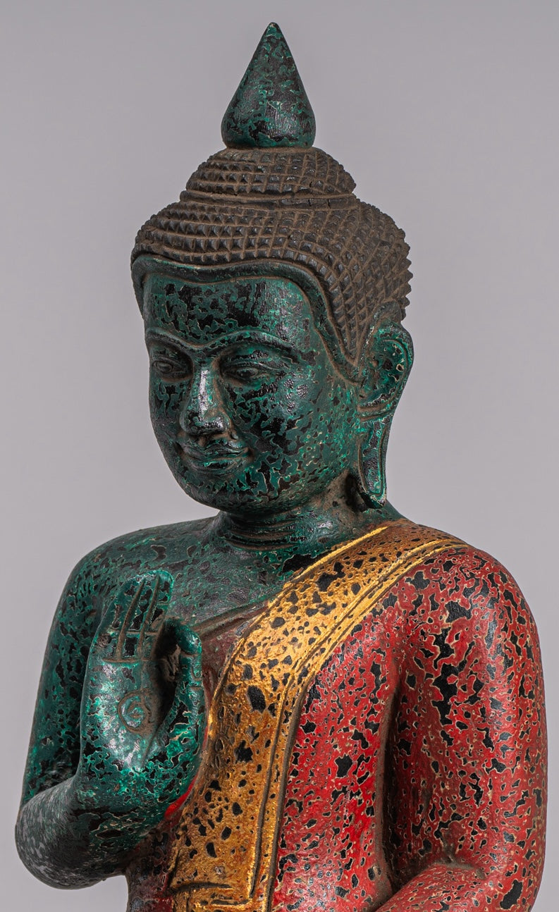 Estatua de Buda - Estatua de Buda de Madera de Camboya Antigua de Camboya.