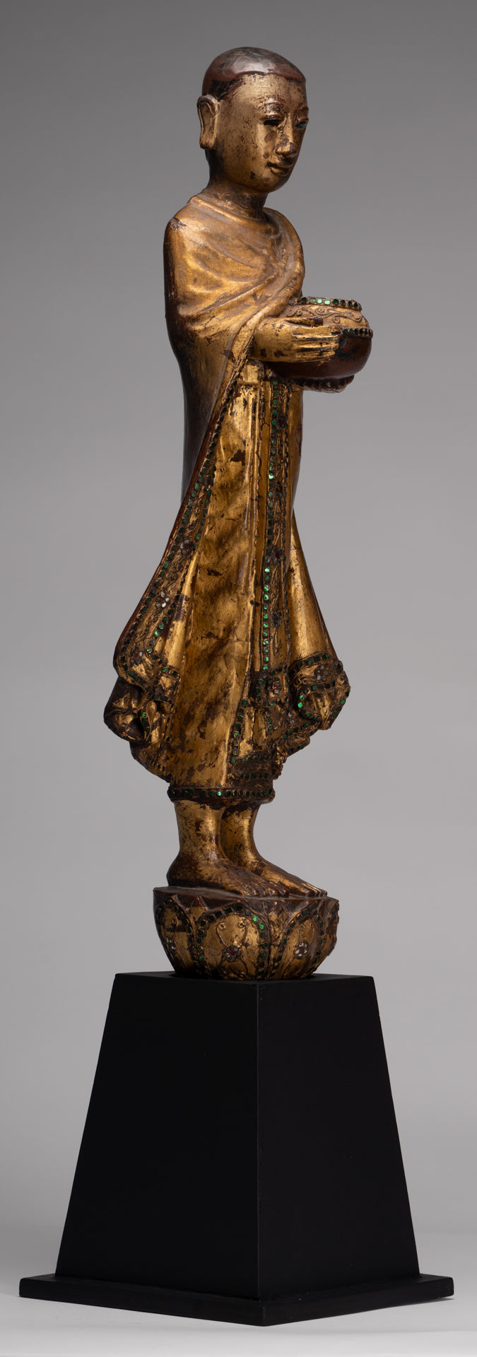 Statue de moine Mandalay en bois de style birman antique - 90 cm / 36 "