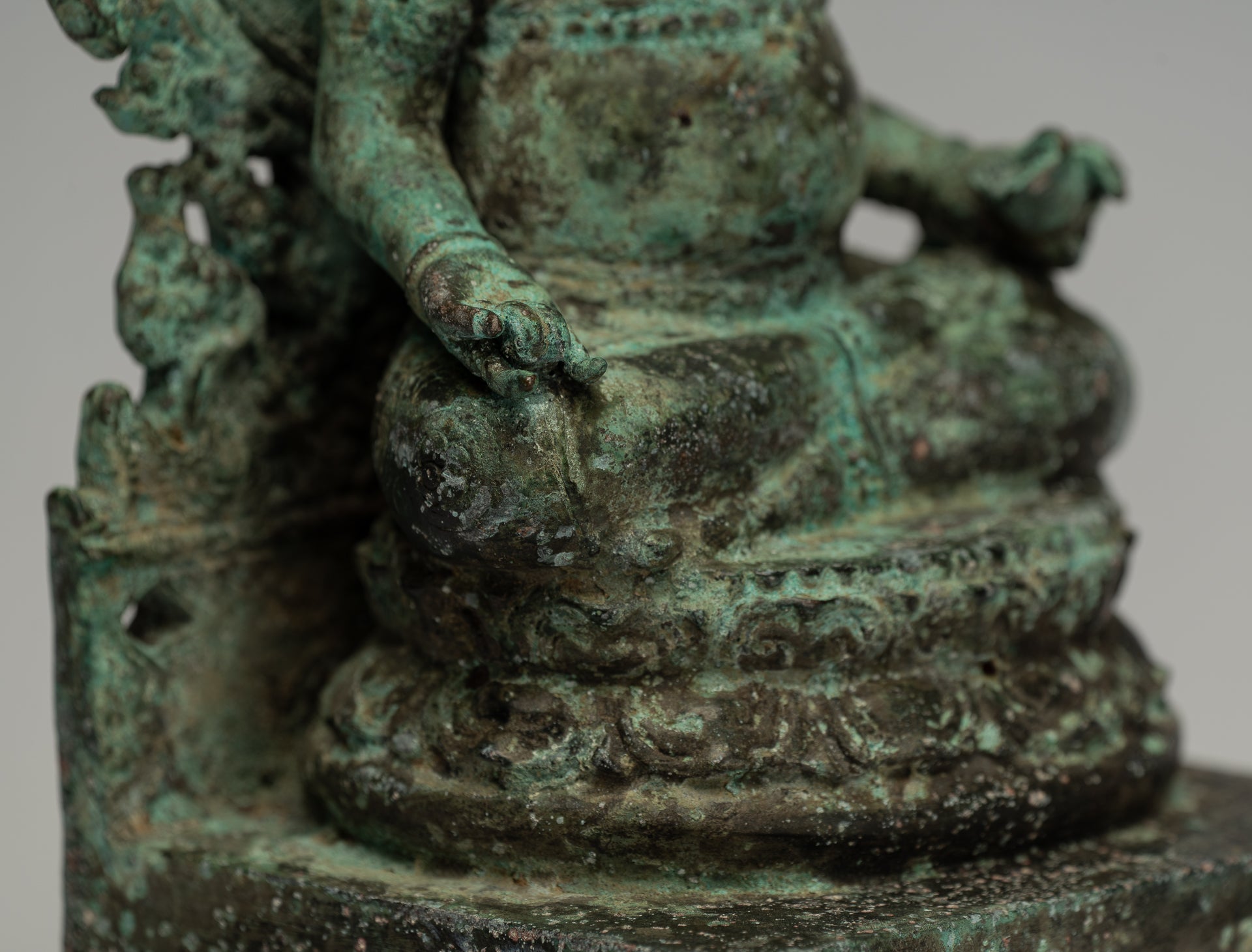 Statua di Jambhala - Antique Java Majapahit Style Seduto statua di Jambhala God of Wealth - 27cm/11 "