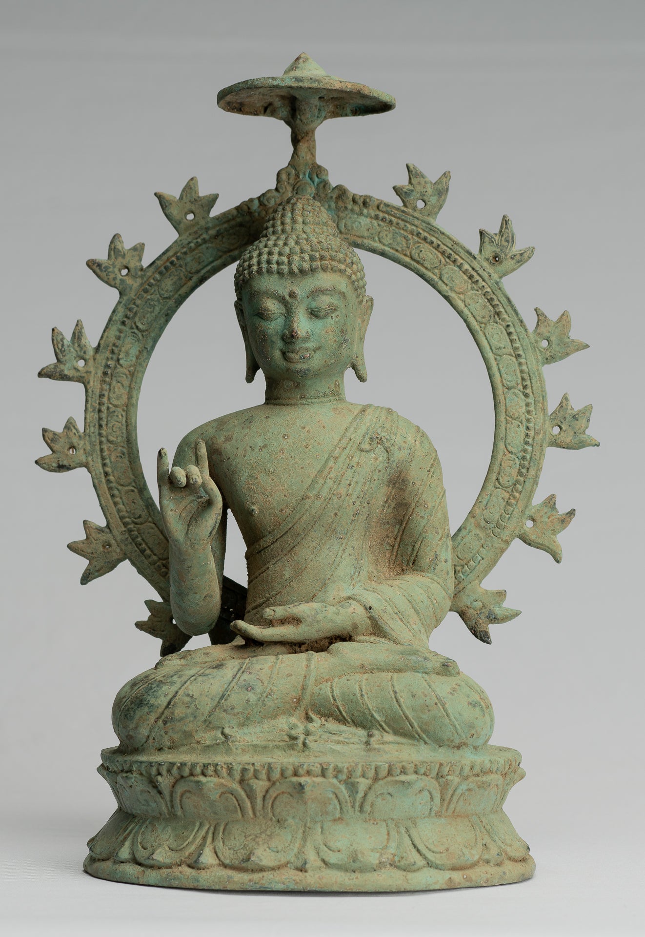 Statue de Bouddha – Bouddha d'enseignement javanais en bronze assis de style indonésien antique – 32 cm/13"