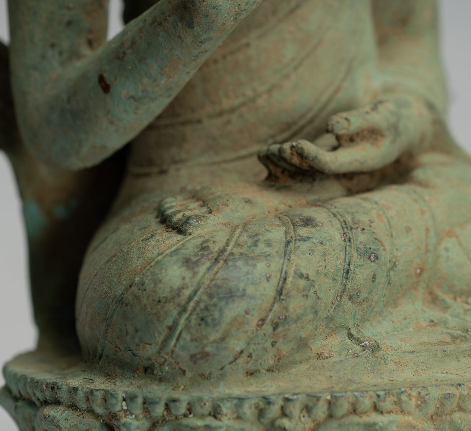 Statue de Bouddha – Bouddha d'enseignement javanais en bronze assis de style indonésien antique – 32 cm/13"