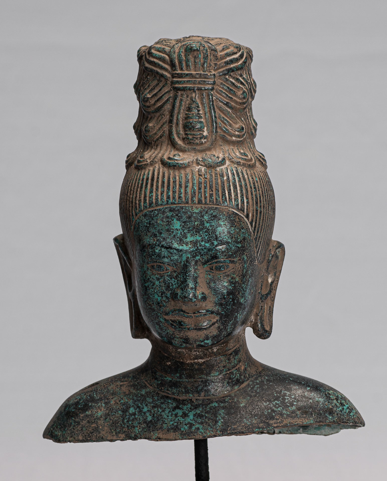 Antike Bronze-Maitreya-Buddha-Statue im Khmer-Stil – 30 cm.