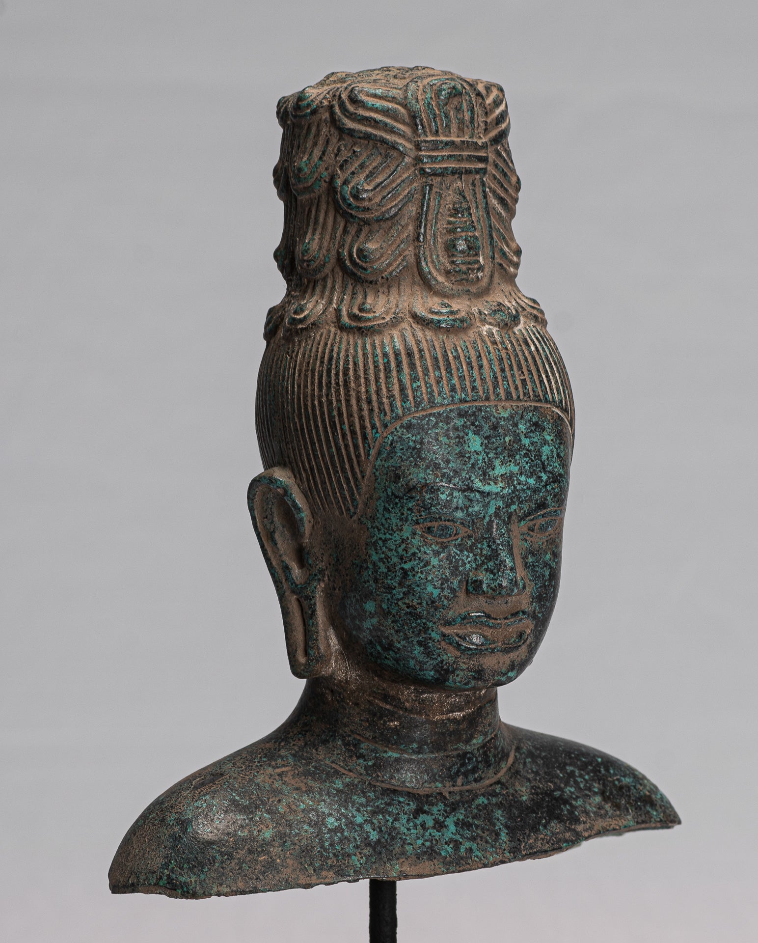 Antike Bronze-Maitreya-Buddha-Statue im Khmer-Stil – 30 cm.