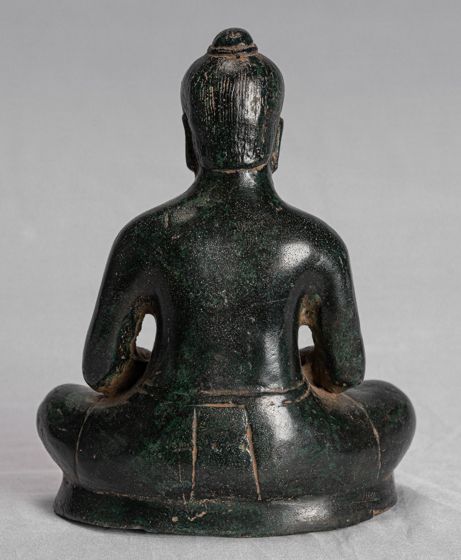 Statue antique de méditation en bronze de style khmer Jayavarman VII - 17 cm/7"