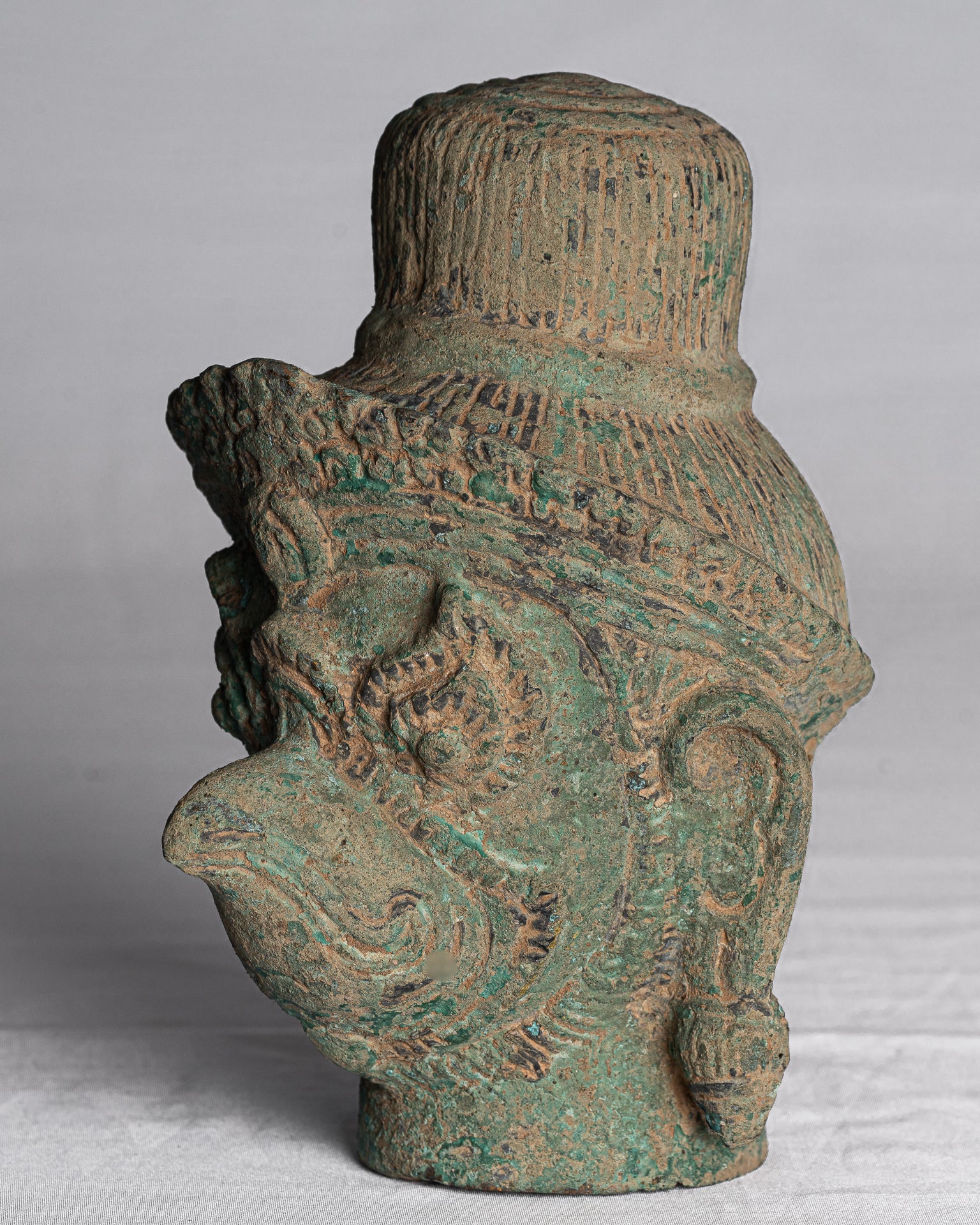 Statue antique en bronze de style Banteay Srei Khmer Garuda Vishnu - 18 cm/7"