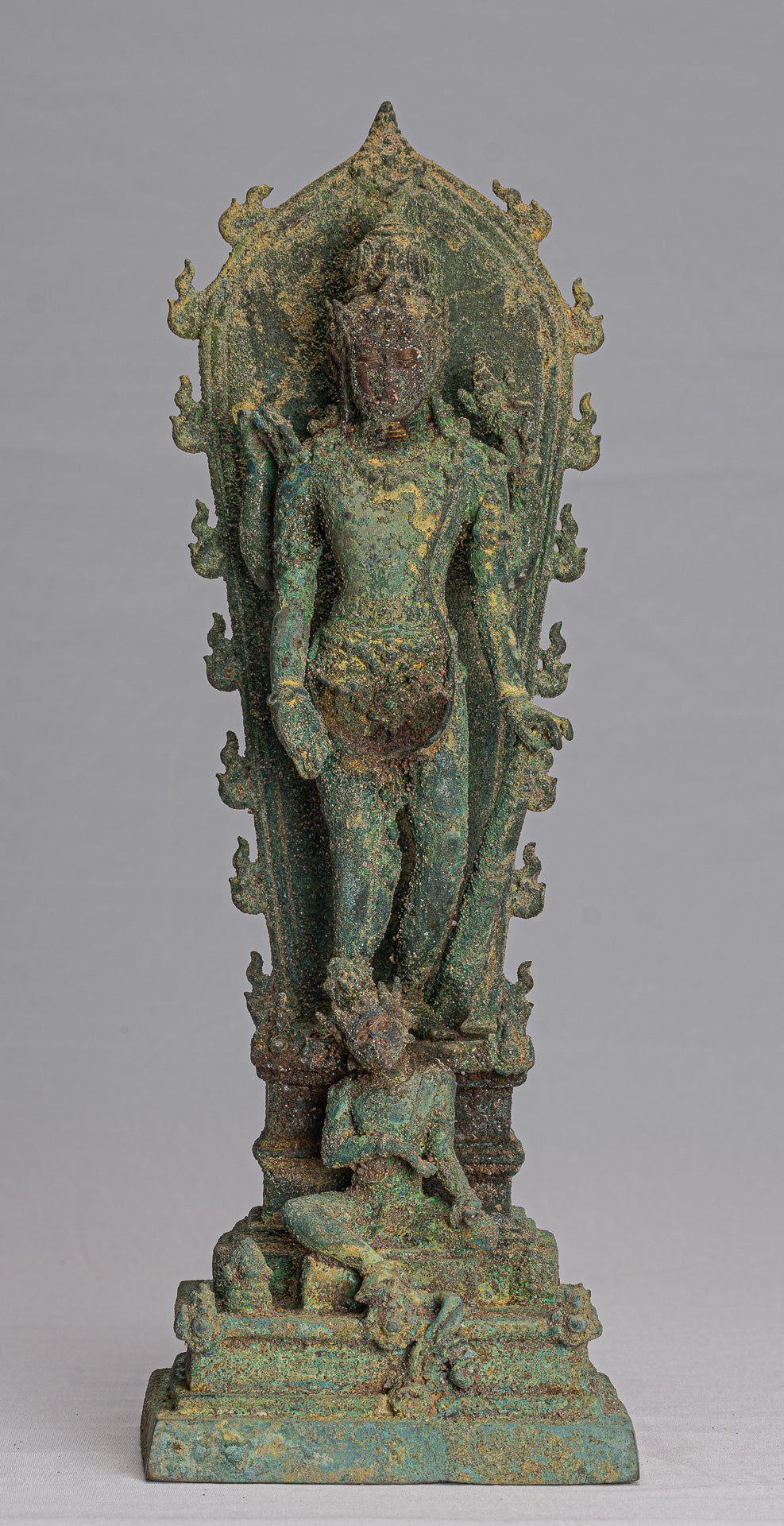 Vishnu - Estatua de bronce de alumno de estilo indonesio antiguo Majapahit Java de pie - 38 cm/15 "