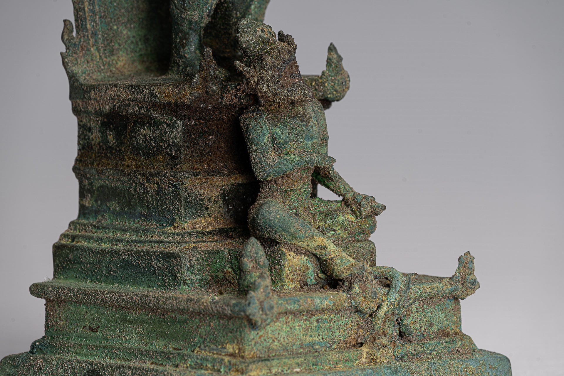 Vishnu - Estatua de bronce de alumno de estilo indonesio antiguo Majapahit Java de pie - 38 cm/15 "