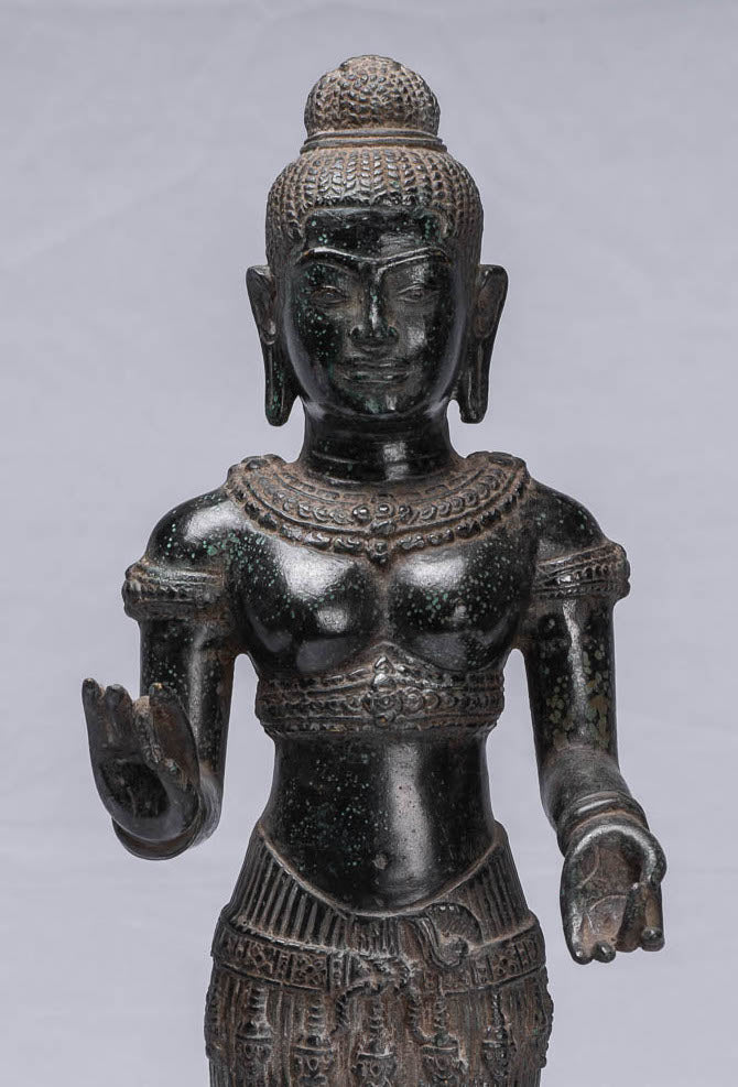 Lakshmi-Statue – antike Baphuon-Lakshmi-Statue im Khmer-Stil/Devi-Gemahlin von Vishnu – 43 cm/17 Zoll