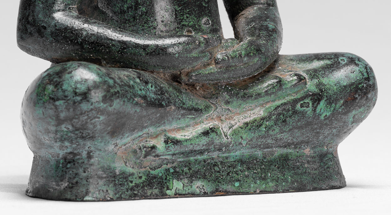 Antike sitzende Bronzestatue Jayavarman VII. aus Bronze im Khmer-Stil – 18 cm.