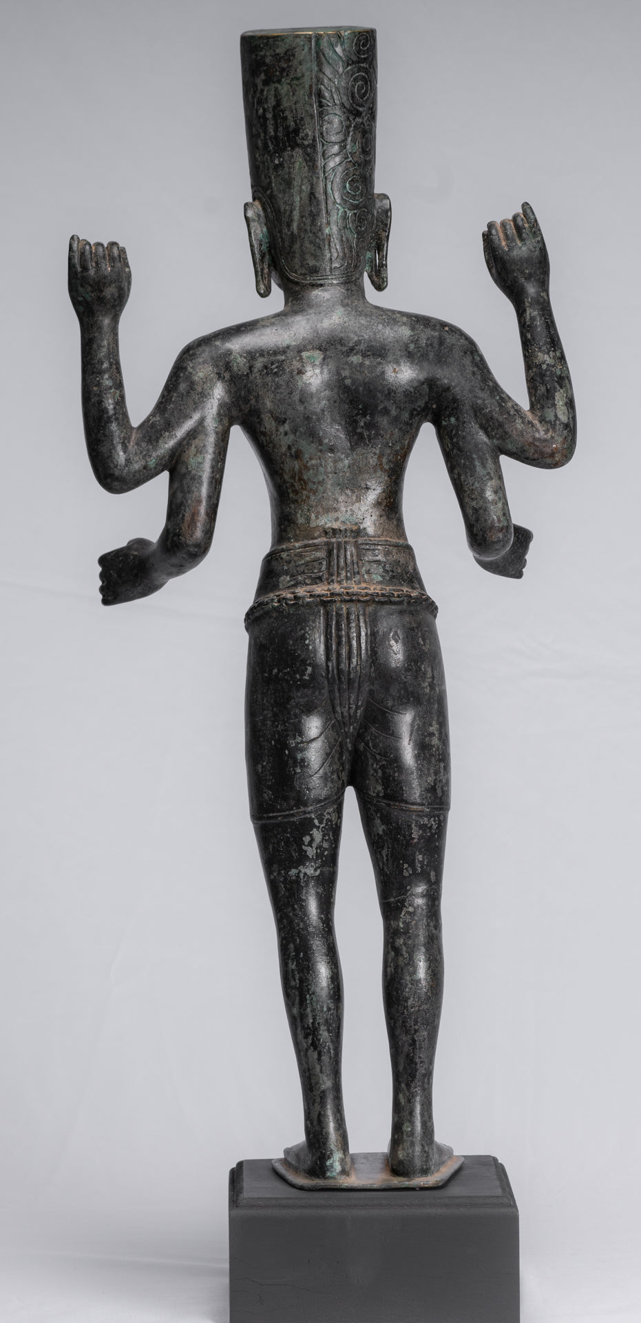 Harihara – Antiker Bronze-Khmer-Hari-Hara oder Vishnu und Shiva im Phnom-Da-Stil – 77 cm.