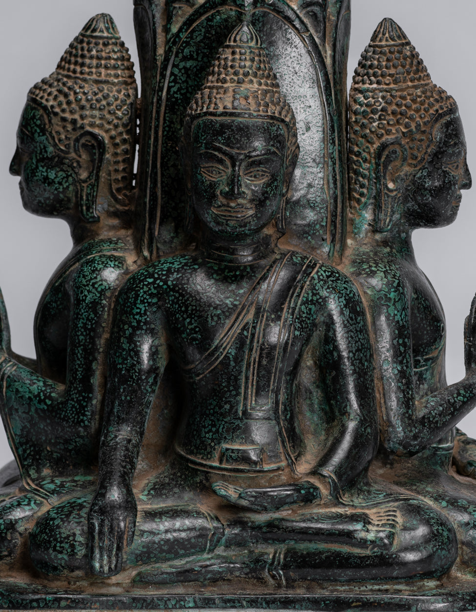 Statue antique de Bouddha à quatre voies en bronze de style khmer d'Asie du Sud-Est - 28 cm/11"