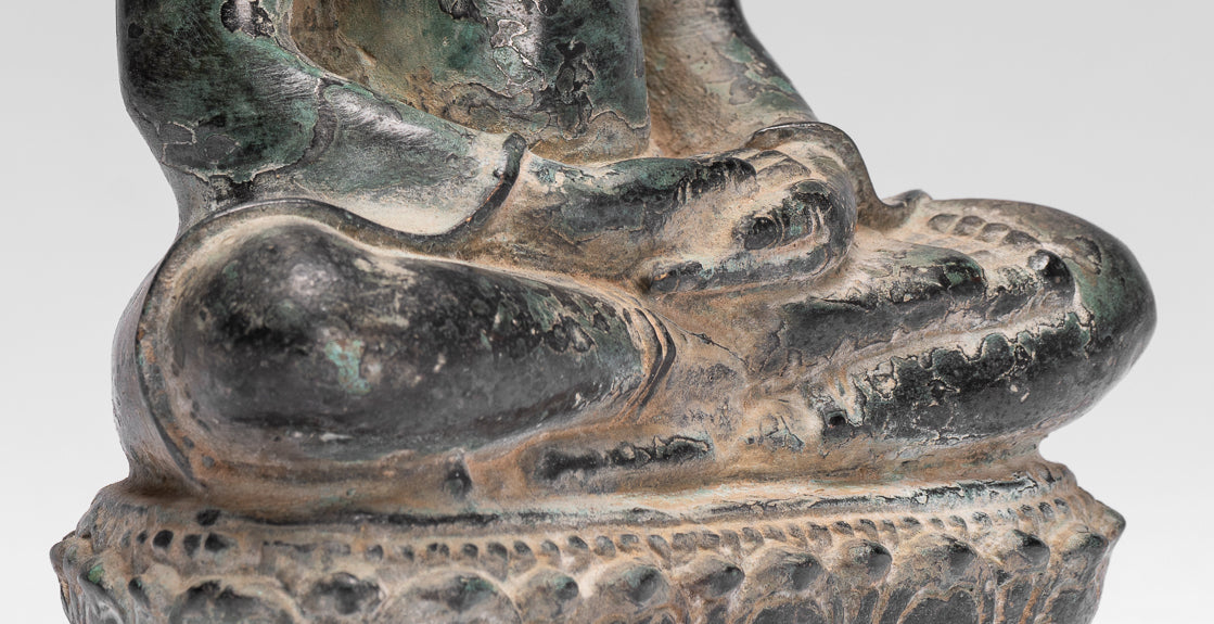 Buddha-Statue – Antiker Khmer-Stil, sitzende Bronze-Phnom-Da-Meditations-Buddha-Statue – 20 cm.