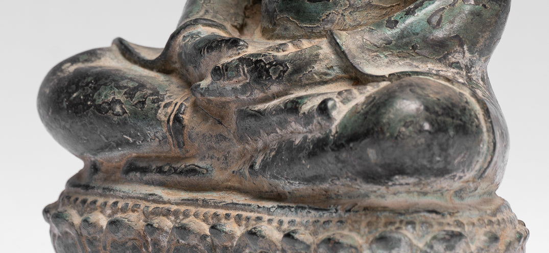 Buddha-Statue – Antiker Khmer-Stil, sitzende Bronze-Phnom-Da-Meditations-Buddha-Statue – 20 cm.