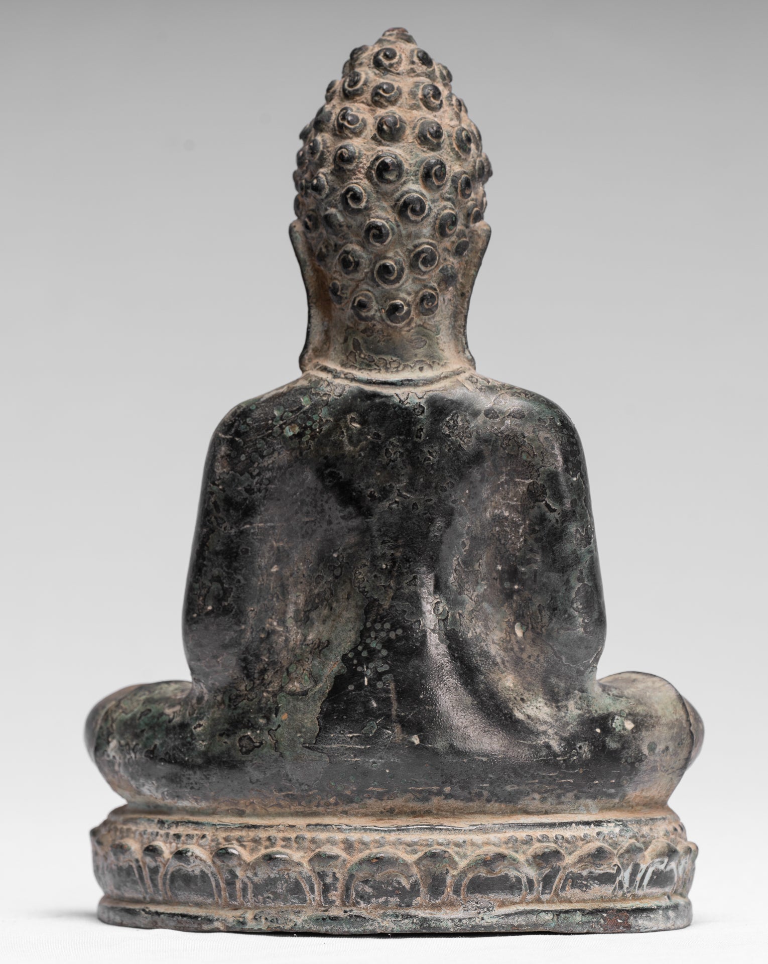 Buddha-Statue – Antiker Khmer-Stil, sitzende Bronze-Phnom-Da-Meditations-Buddha-Statue – 20 cm.