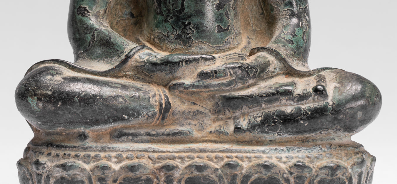 Buddha-Statue – Antiker Khmer-Stil, sitzende Bronze-Phnom-Da-Meditations-Buddha-Statue – 20 cm.