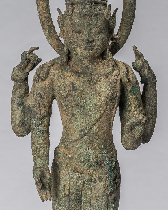 Vishnu – Statue de Vishnu debout en bronze de style indonésien antique Majapahit Java – 51 cm/20"