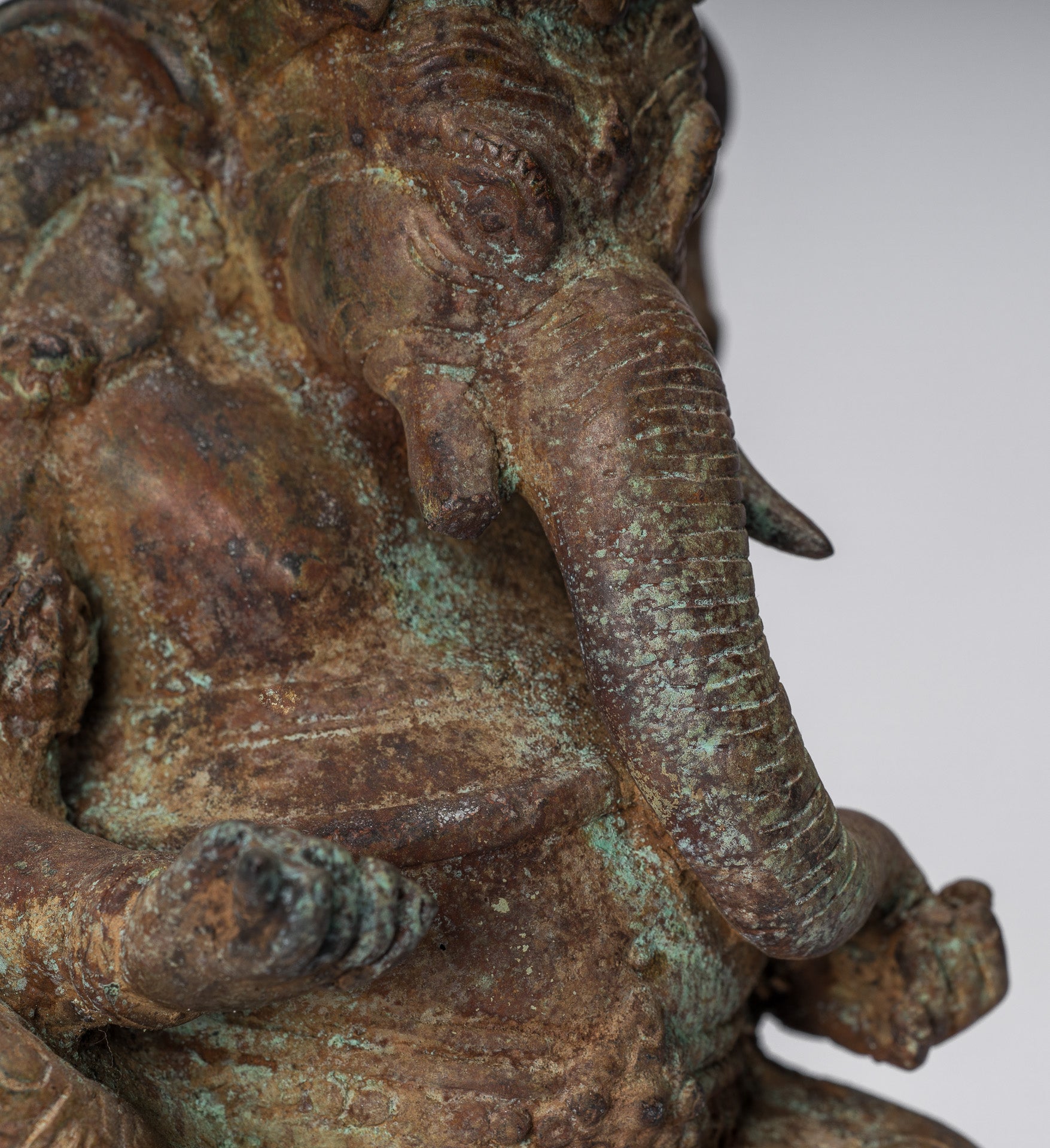 Statue de Ganesha – Statue de Ganesha indonésienne assise en bronze de style javanais antique – 20 cm