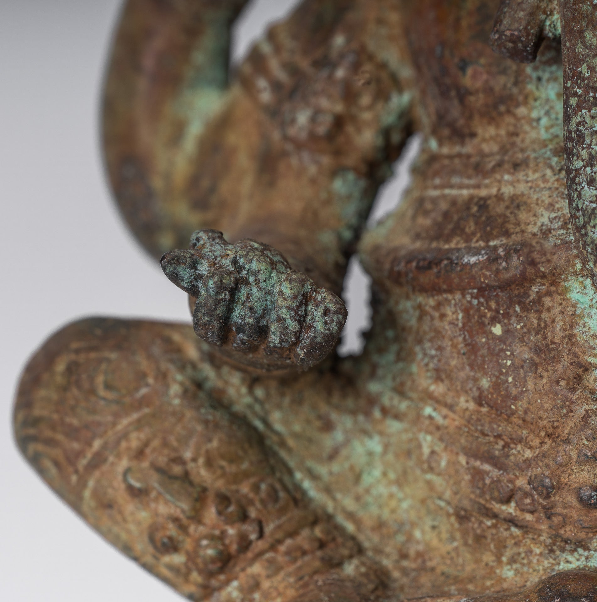 Statue de Ganesha – Statue de Ganesha indonésienne assise en bronze de style javanais antique – 20 cm